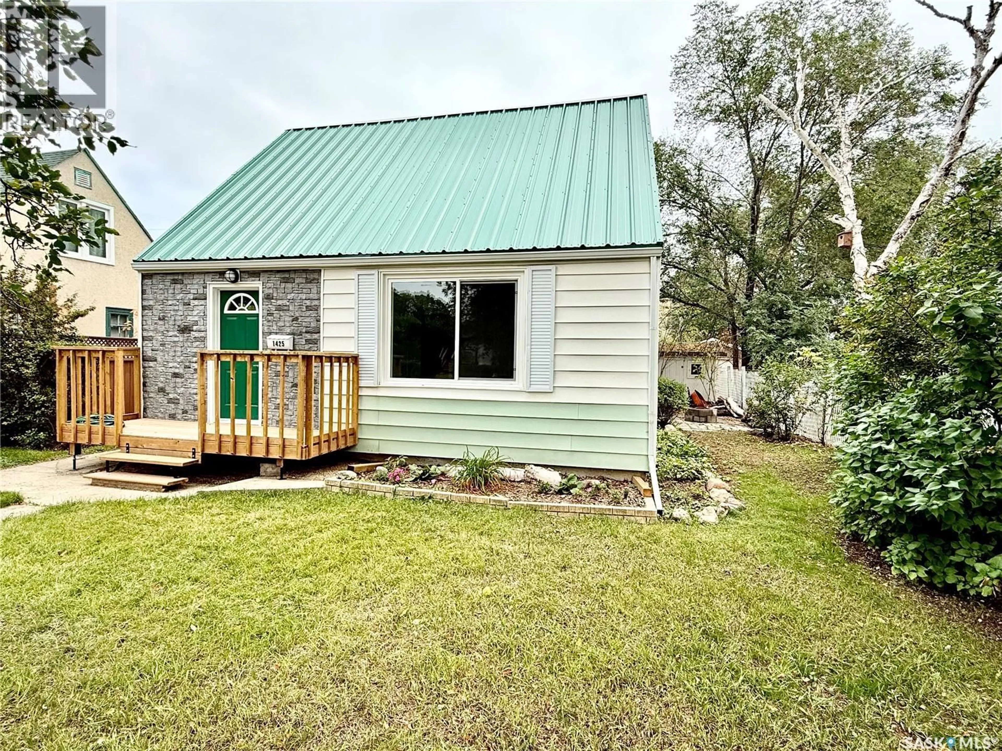 Shed for 1425 PASQUA STREET, Regina Saskatchewan S4T4L7