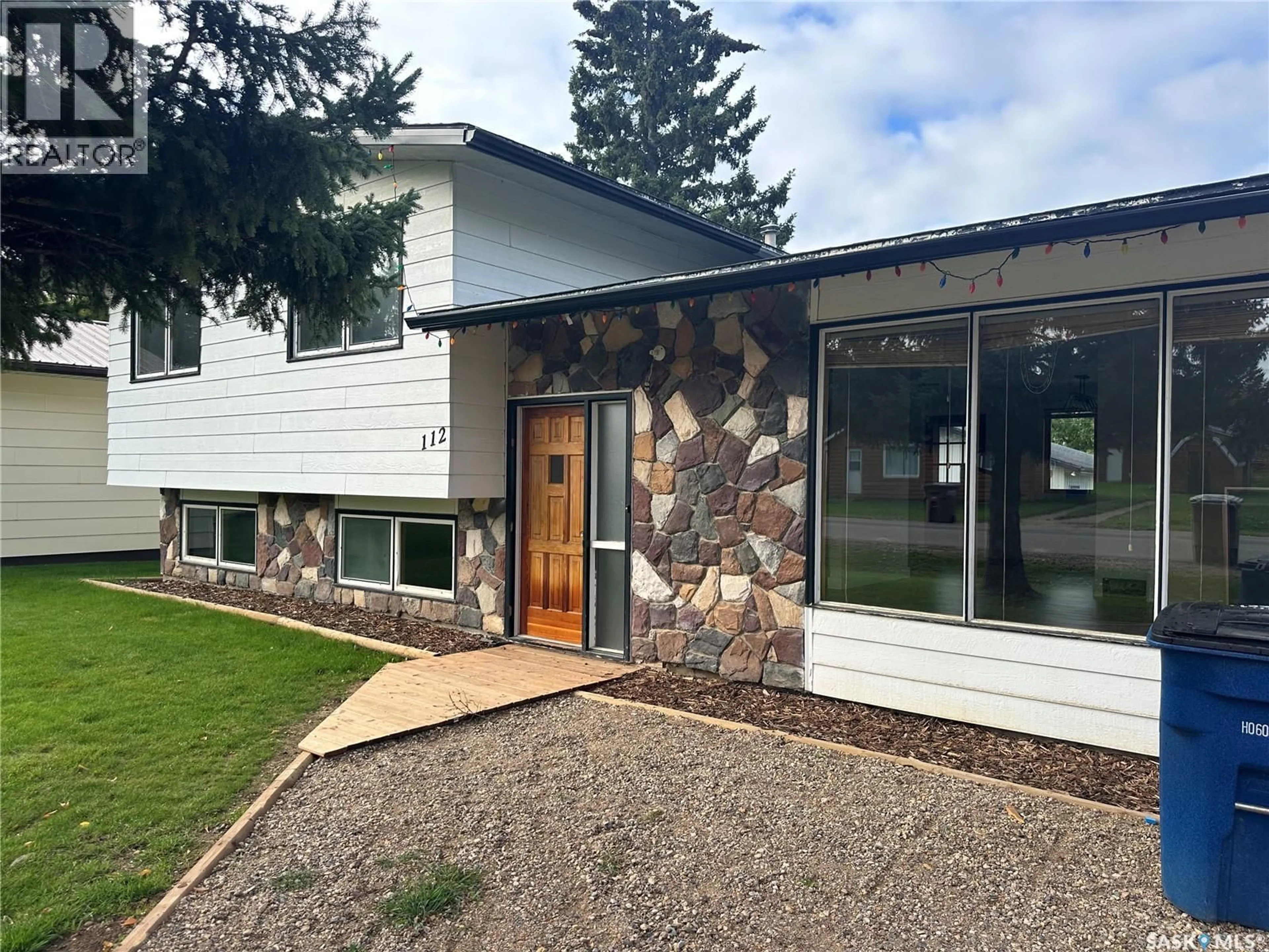 Home with vinyl exterior material, unknown for 112 5TH AVENUE, Big River Saskatchewan S0J0E0