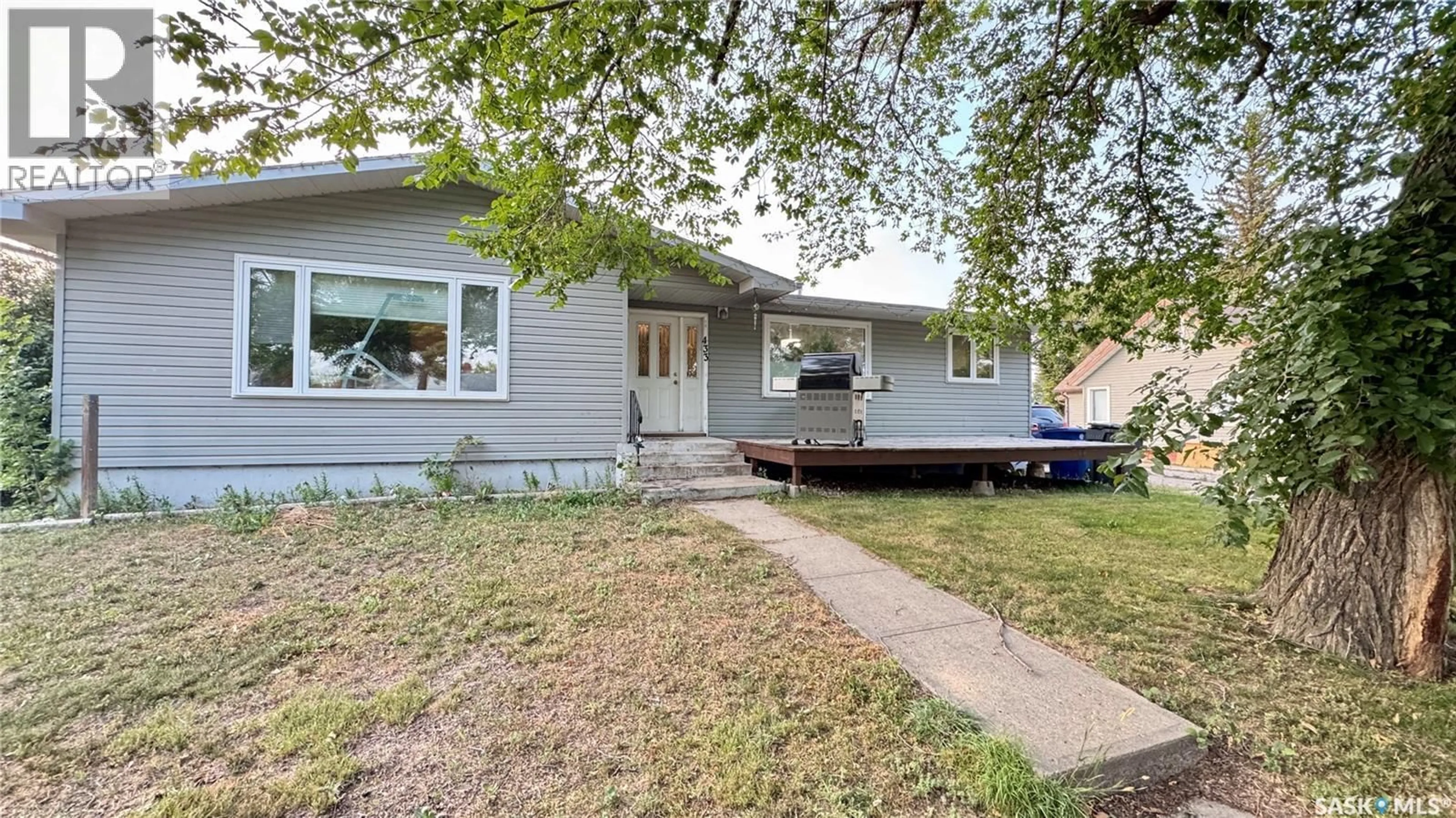 Home with vinyl exterior material, street for 433 GARFIELD STREET, Davidson Saskatchewan S0G1A0