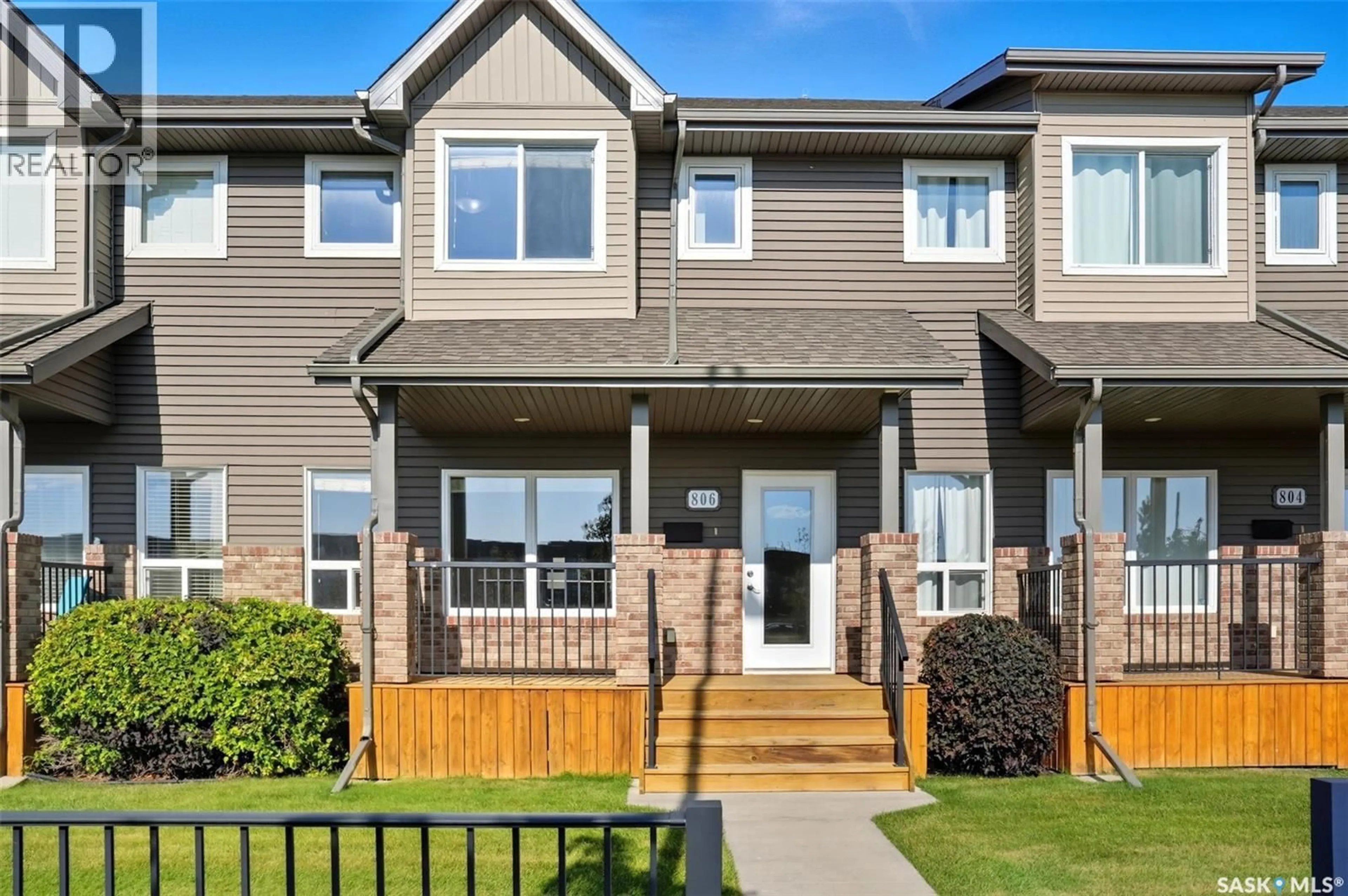 Home with vinyl exterior material, street for 806 STENSRUD ROAD, Saskatoon Saskatchewan S7W0C9