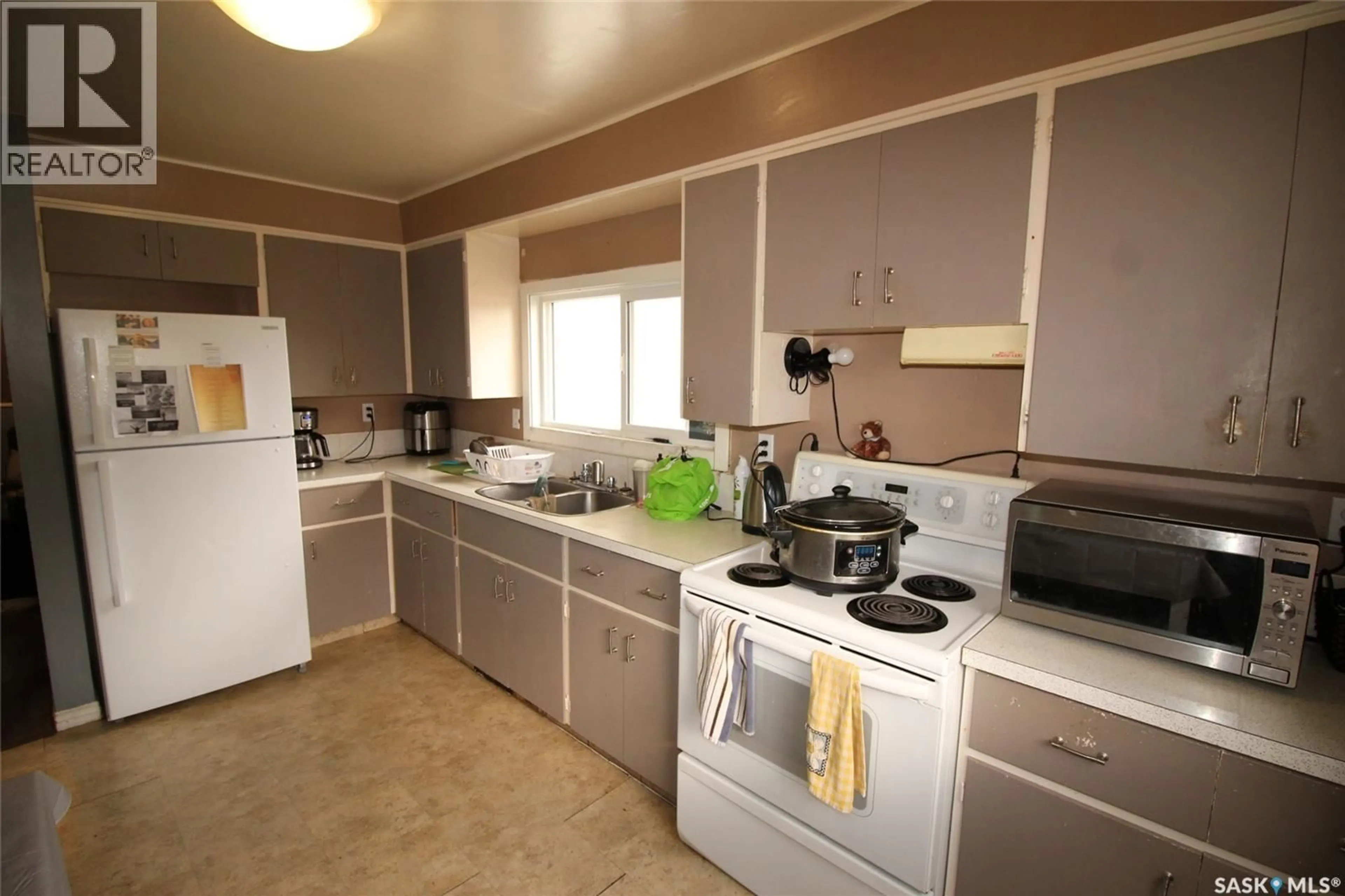 Standard kitchen, unknown for 138 REDCOAT DRIVE, Eastend Saskatchewan S0N0T0