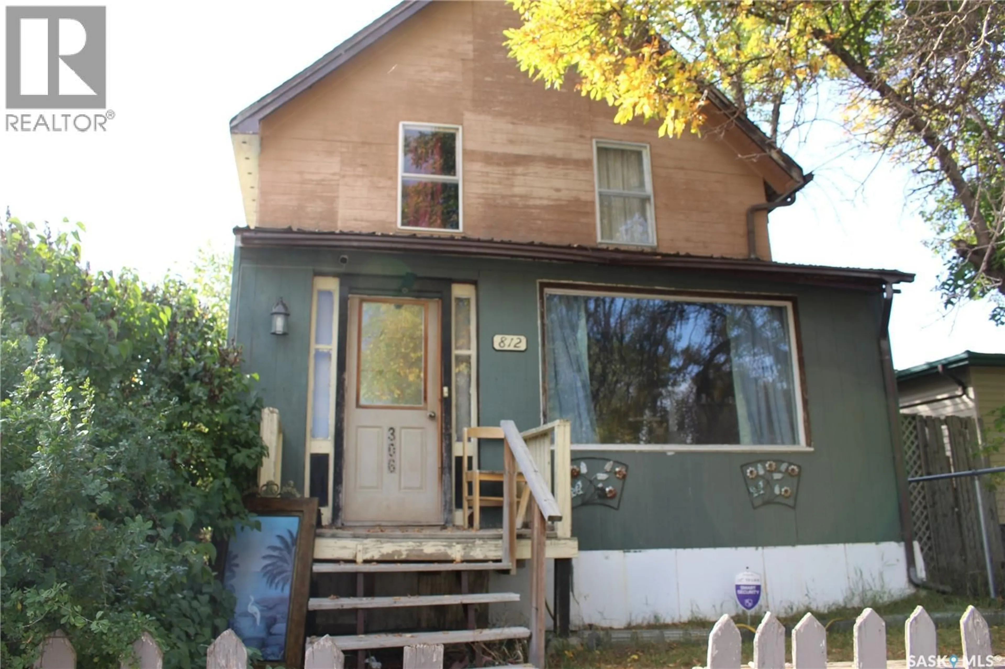 Unknown for 812 CARTIER AVENUE, Moose Jaw Saskatchewan S6H1M1