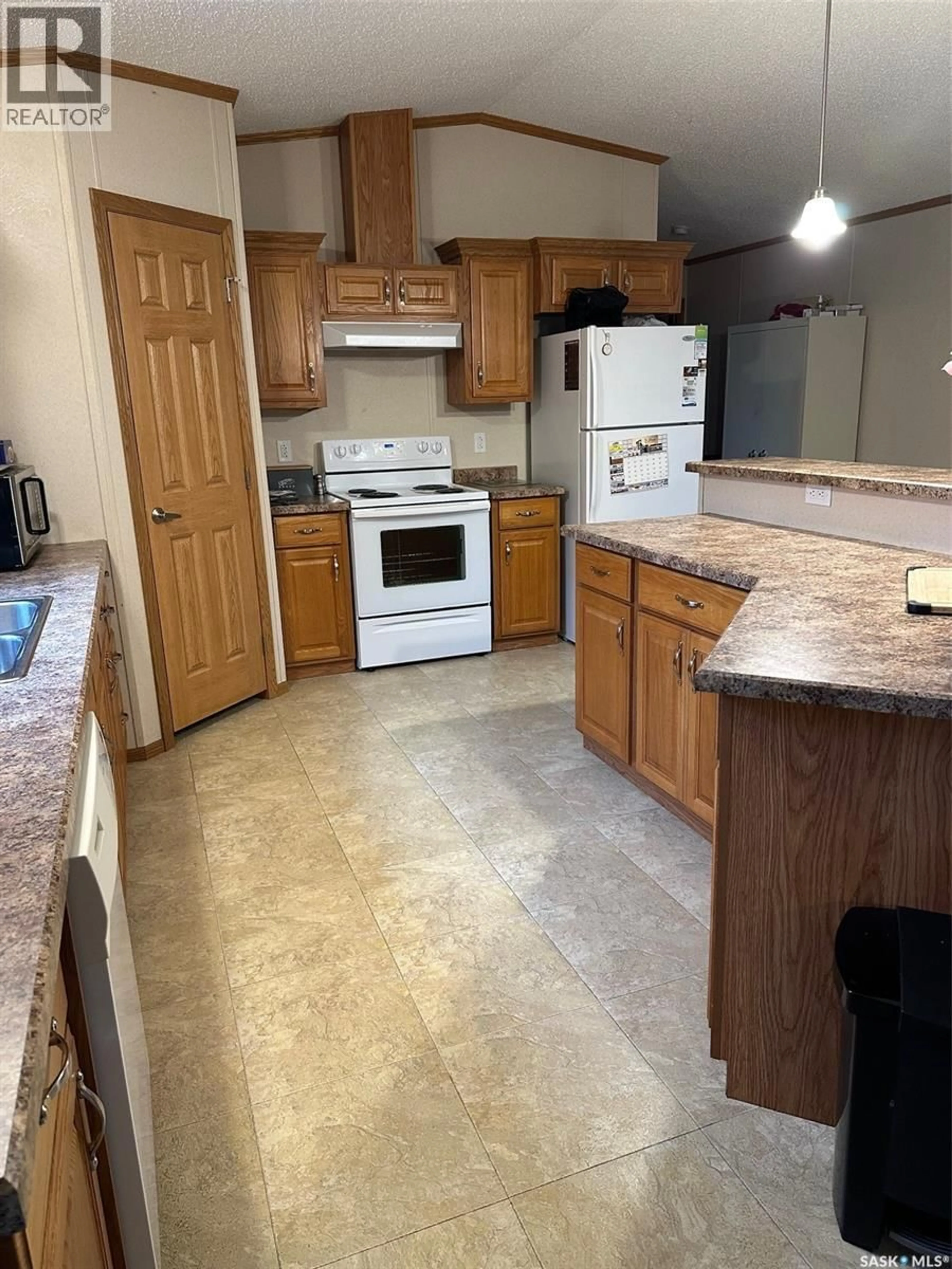 Standard kitchen, unknown for 211 NORTH STREET, Stoughton Saskatchewan S0G4T0