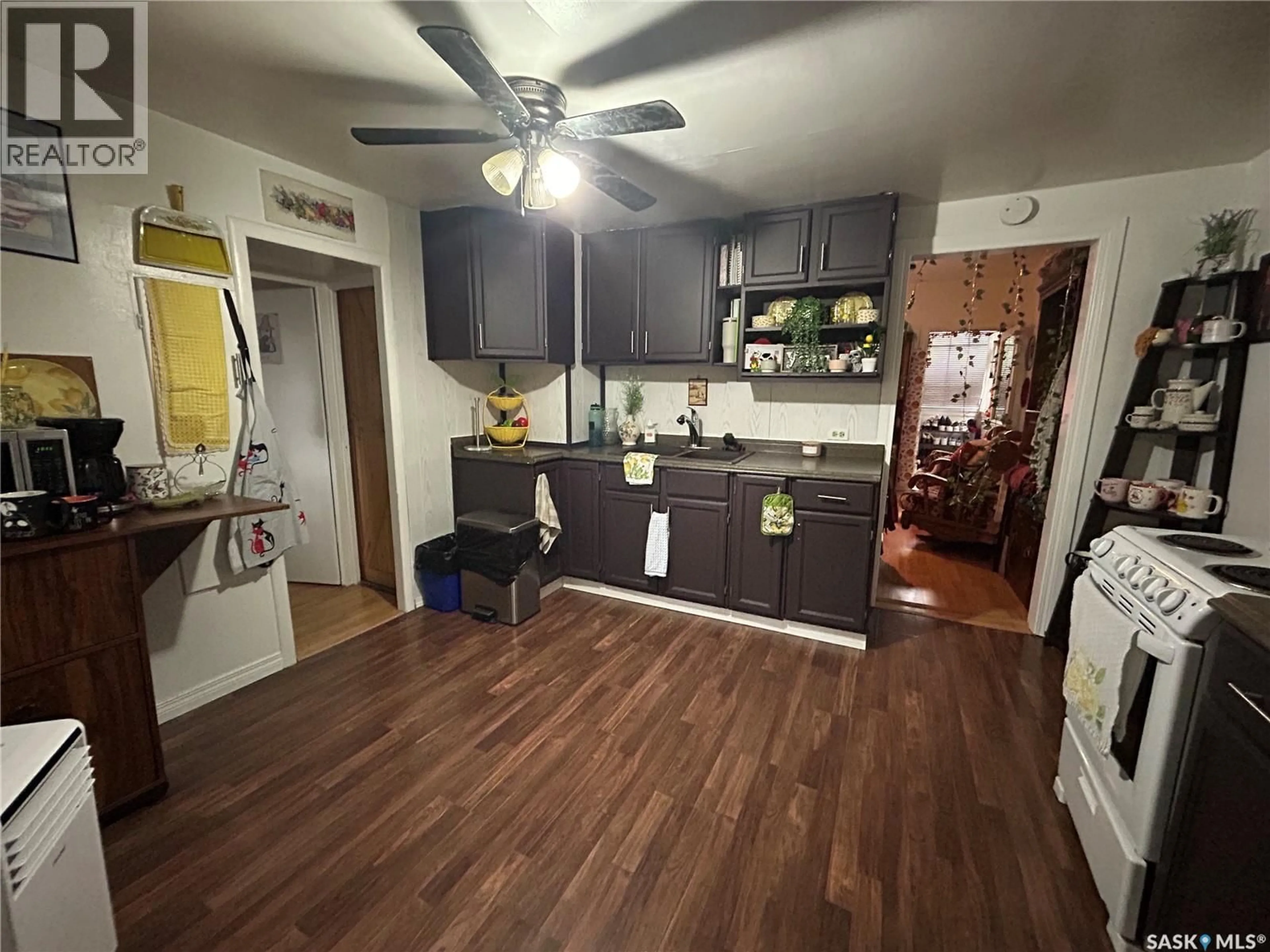 Unknown for 1042 COTEAU STREET, Moose Jaw Saskatchewan S6H5G4