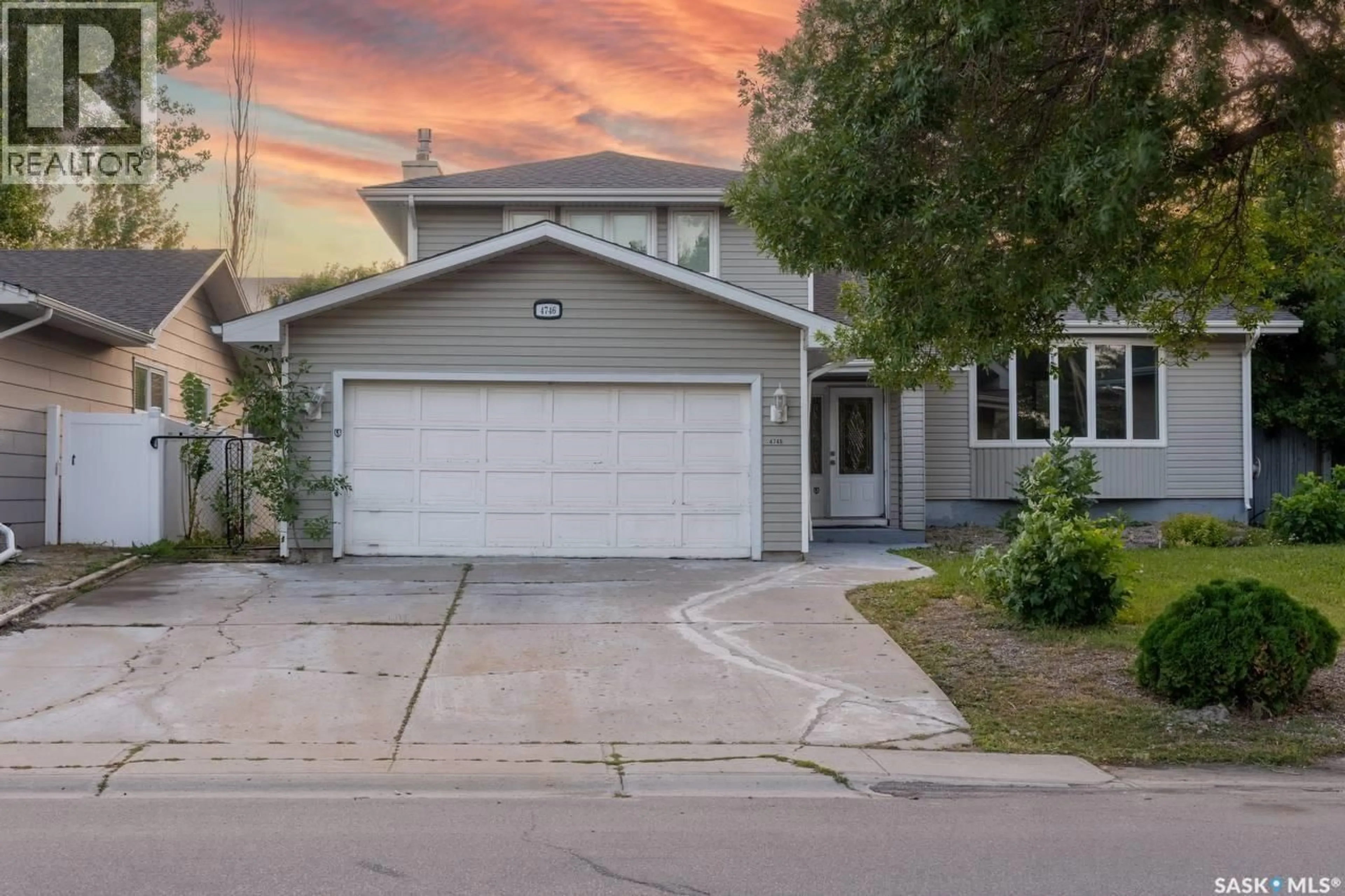 Home with vinyl exterior material, street for 4746 MCTAVISH STREET, Regina Saskatchewan S4S6N6