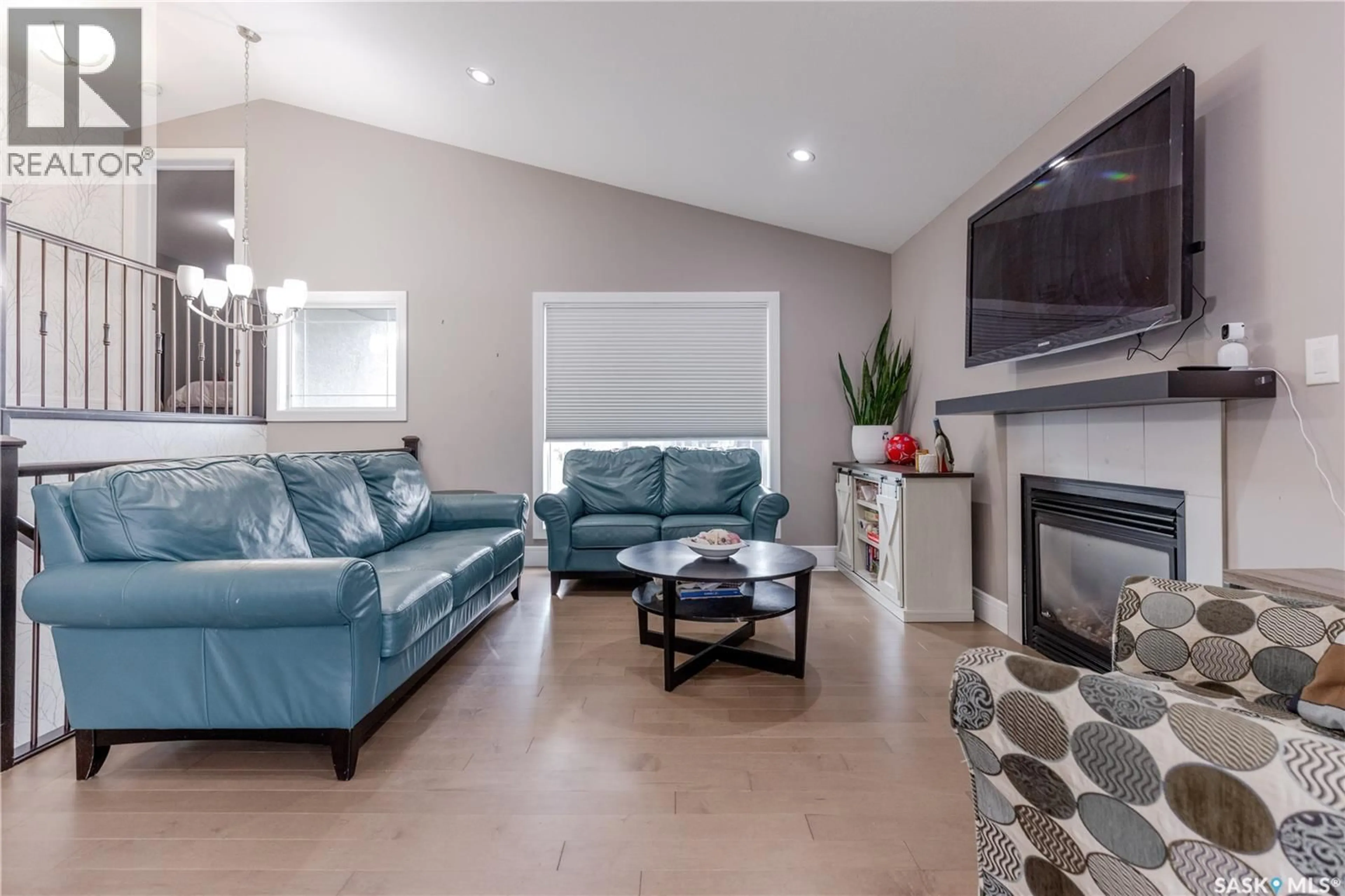 Living room with furniture, unknown for 211 SAUER CRESCENT, Saskatoon Saskatchewan S7S1L9