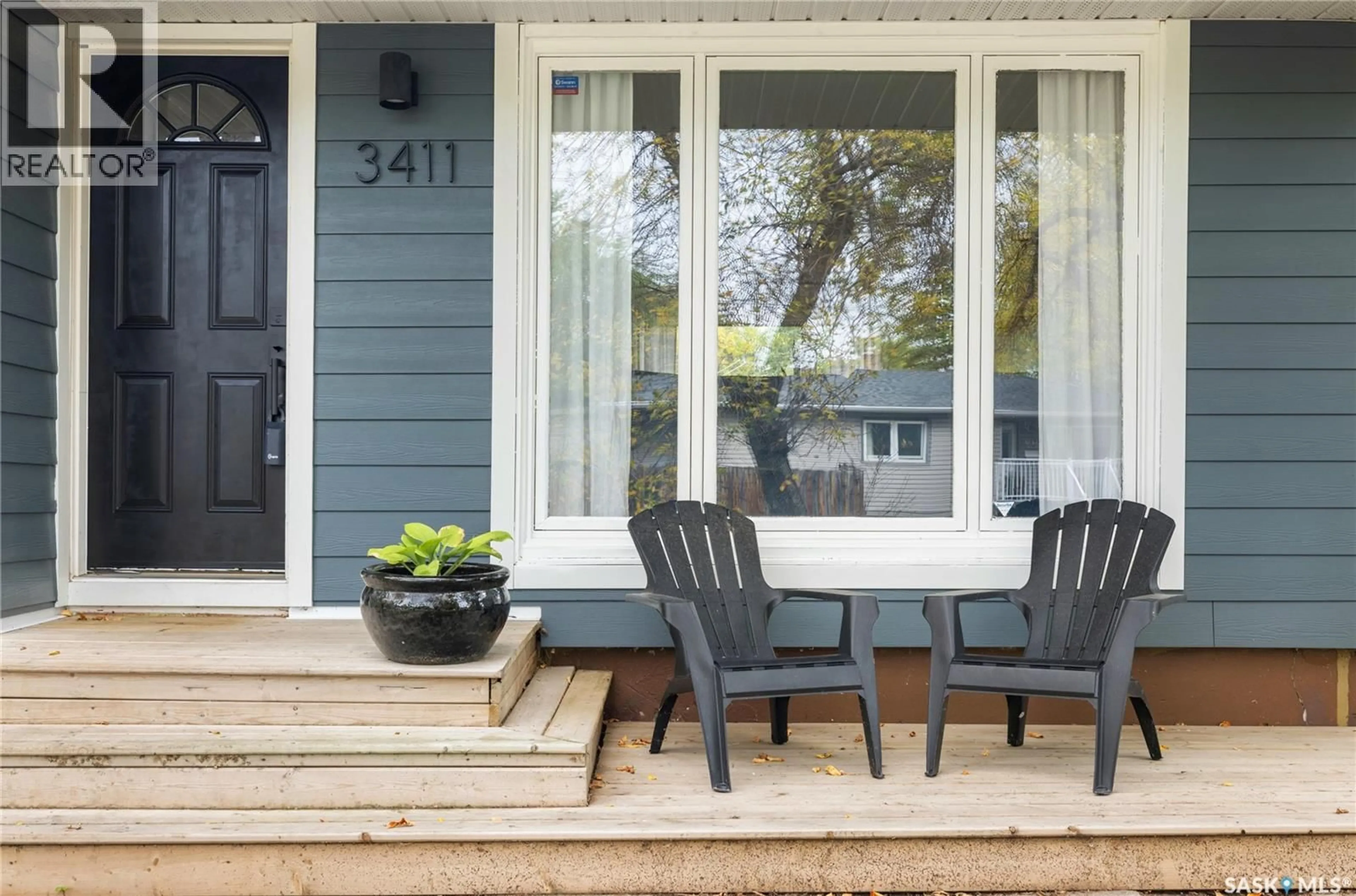 Patio, street for 3411 21ST AVENUE, Regina Saskatchewan S4S0T8