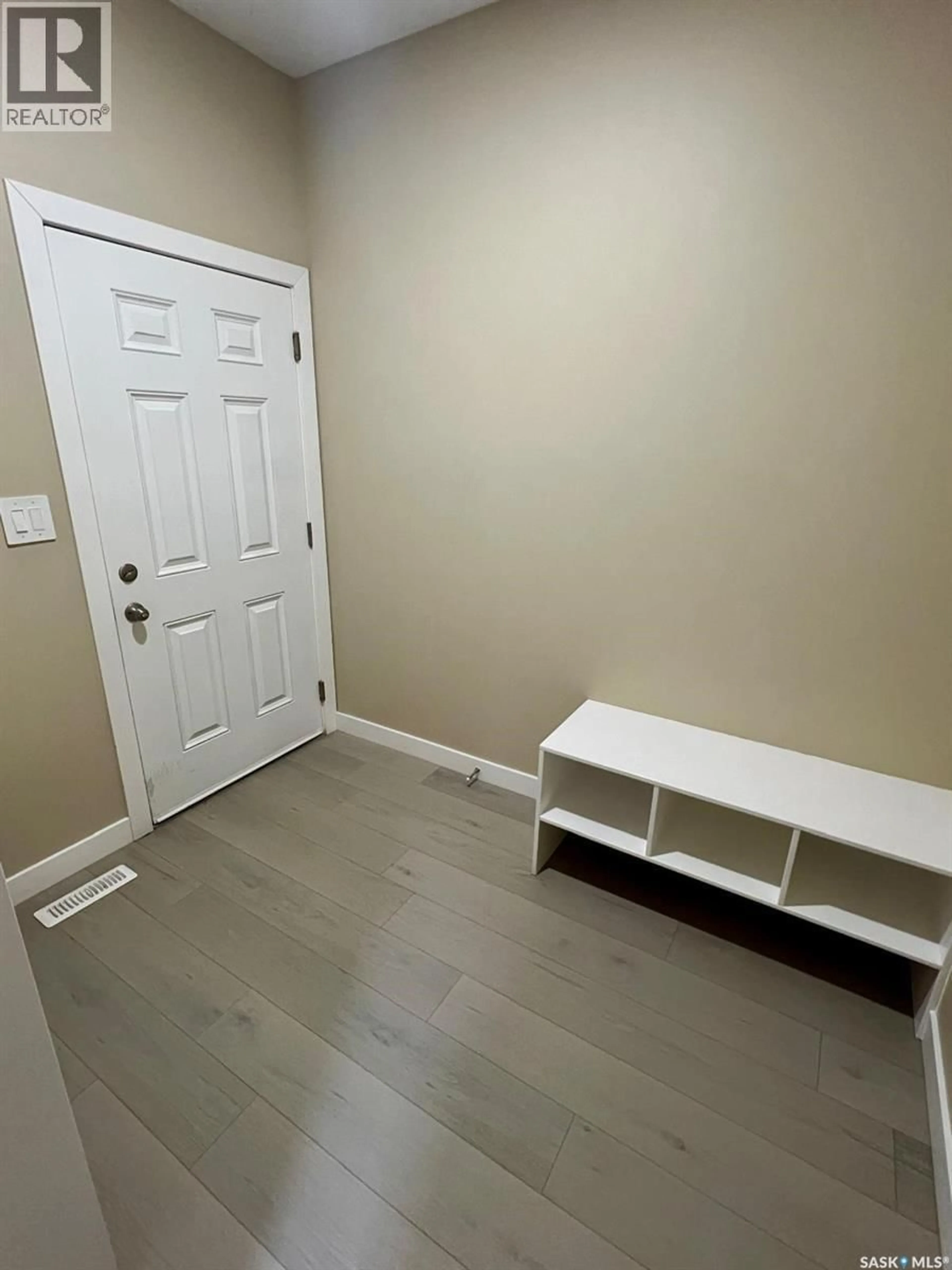 Indoor entryway for 2974 GREEN BROOK ROAD, Regina Saskatchewan S4V3Z6