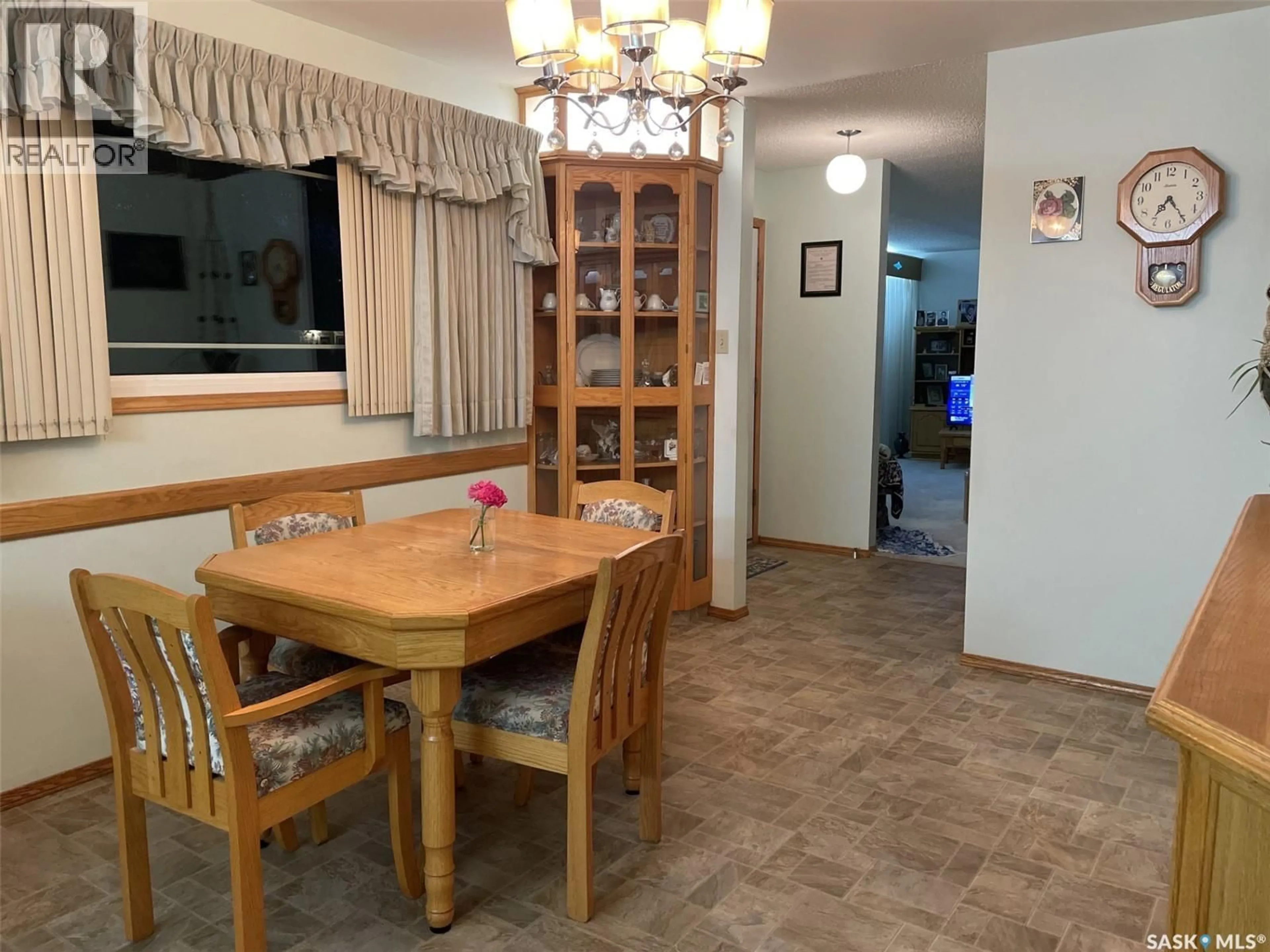 Dining room, wood/laminate floor for 38 ROSEFIELD DRIVE, Yorkton Saskatchewan S3N2R4