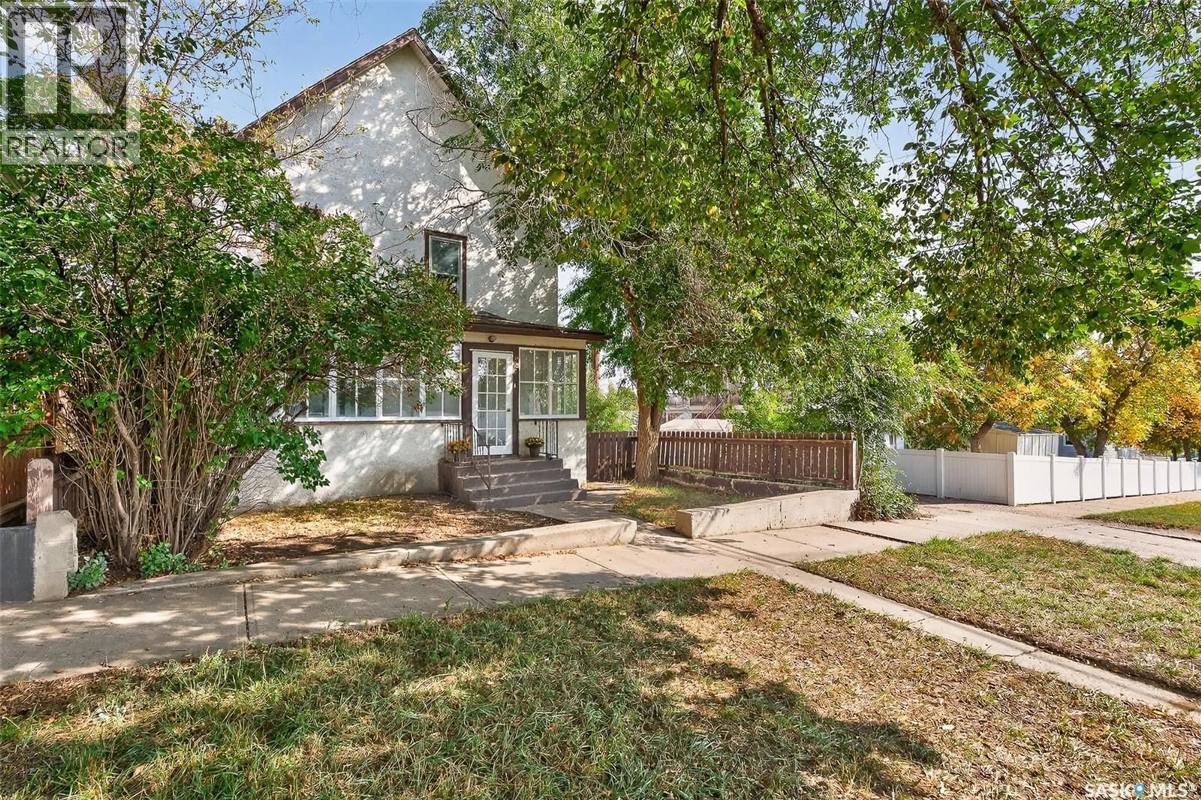 Unknown for 827 ELGIN AVENUE, Moose Jaw Saskatchewan S6H4G6