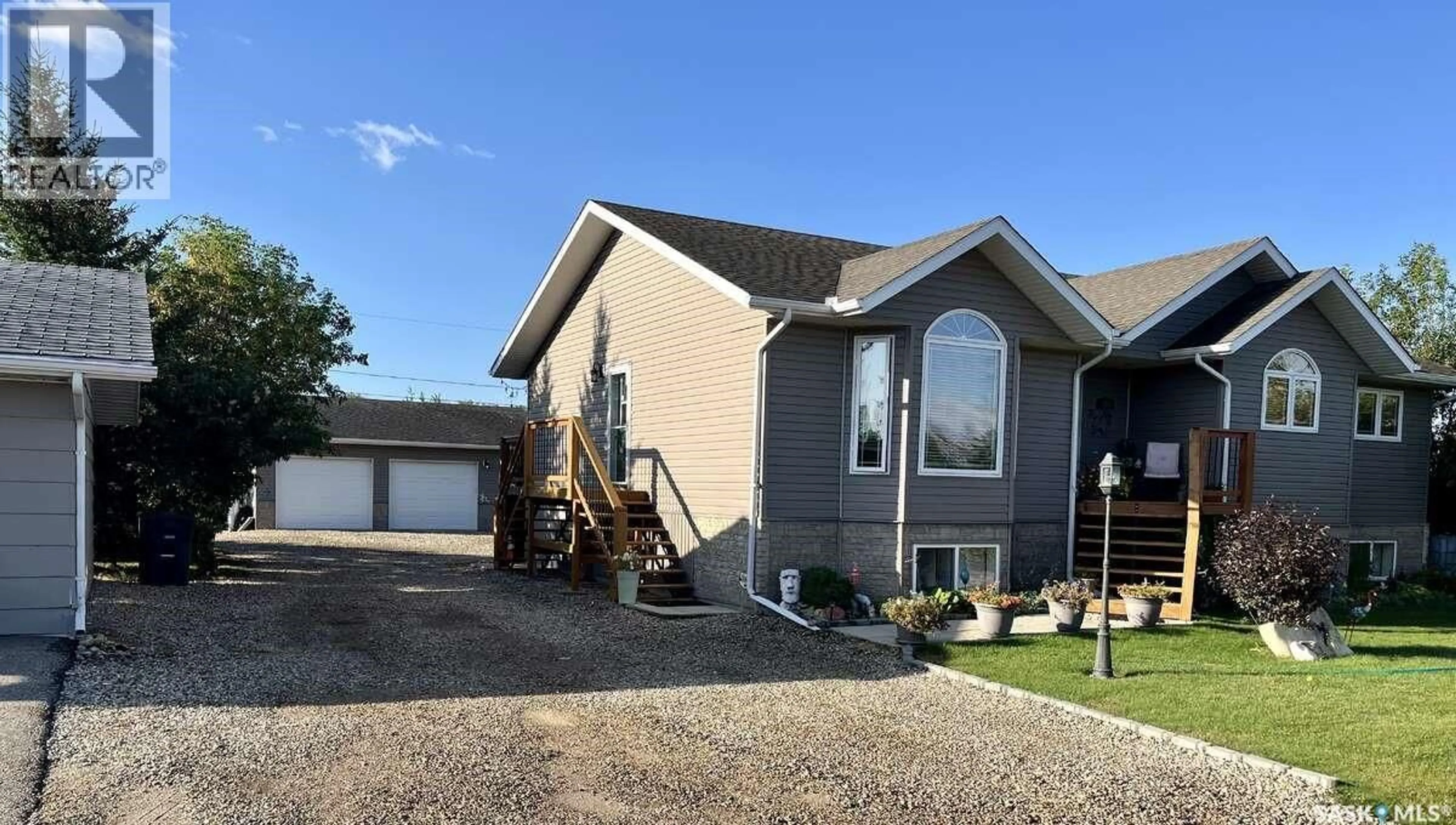 Home with vinyl exterior material, unknown for 305 3RD STREET, St. Brieux Saskatchewan S0K3V0