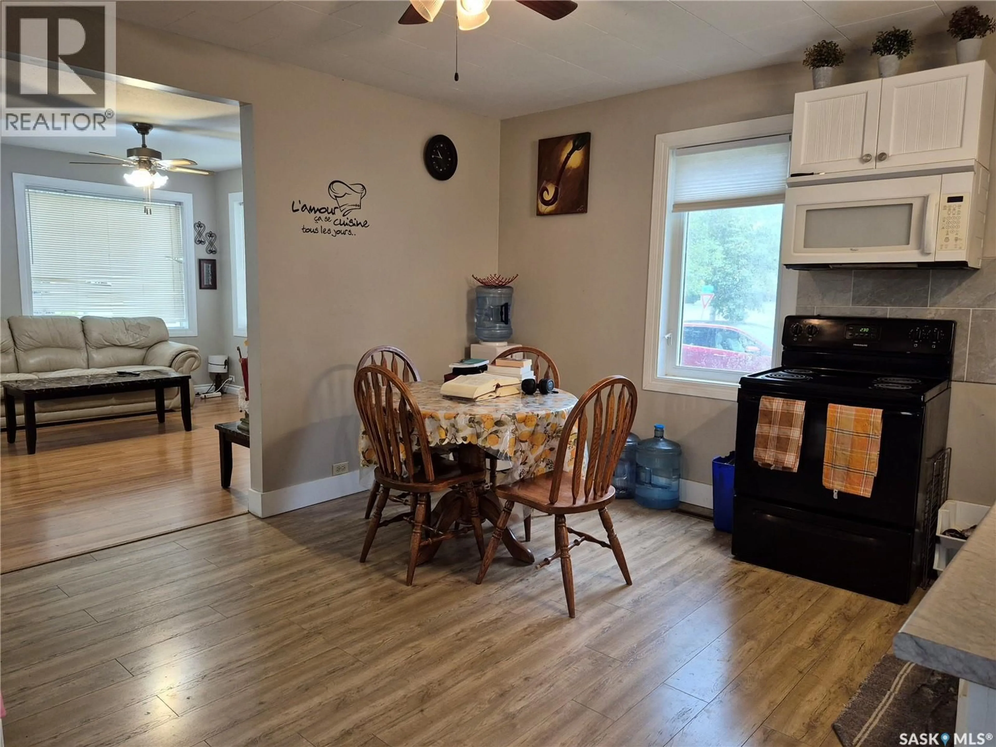 A pic of a room for 137 2ND STREET, Ponteix Saskatchewan S0N1Z0