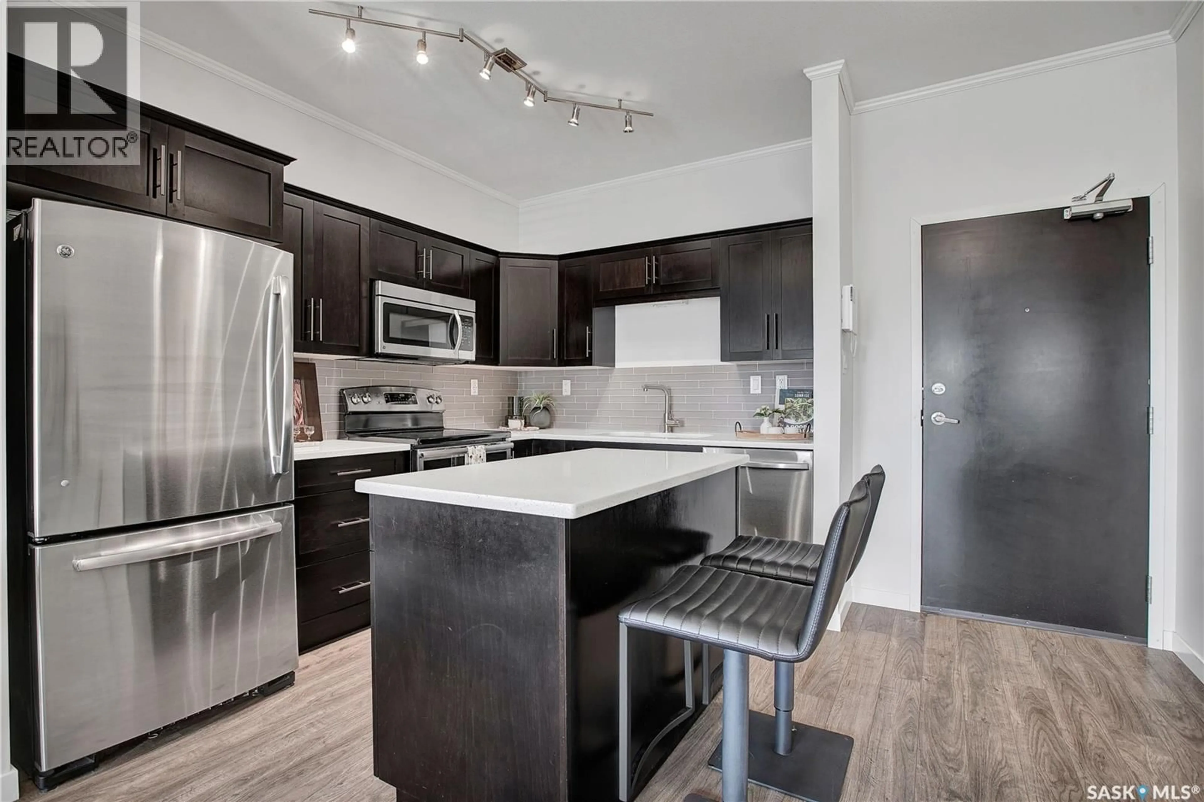 Open concept kitchen, unknown for 316 545 HASSARD CLOSE, Saskatoon Saskatchewan S7L6V3