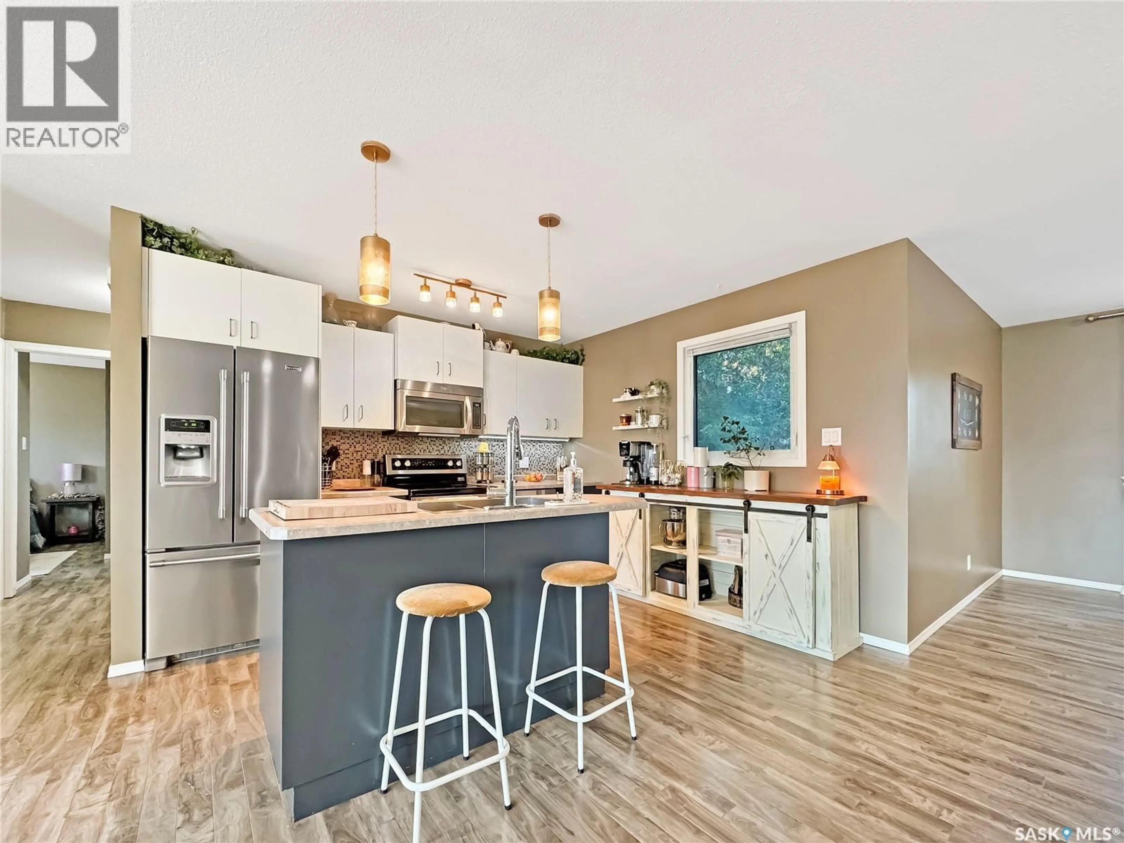 Open concept kitchen, unknown for 322 33RD STREET, Battleford Saskatchewan S0M0E0
