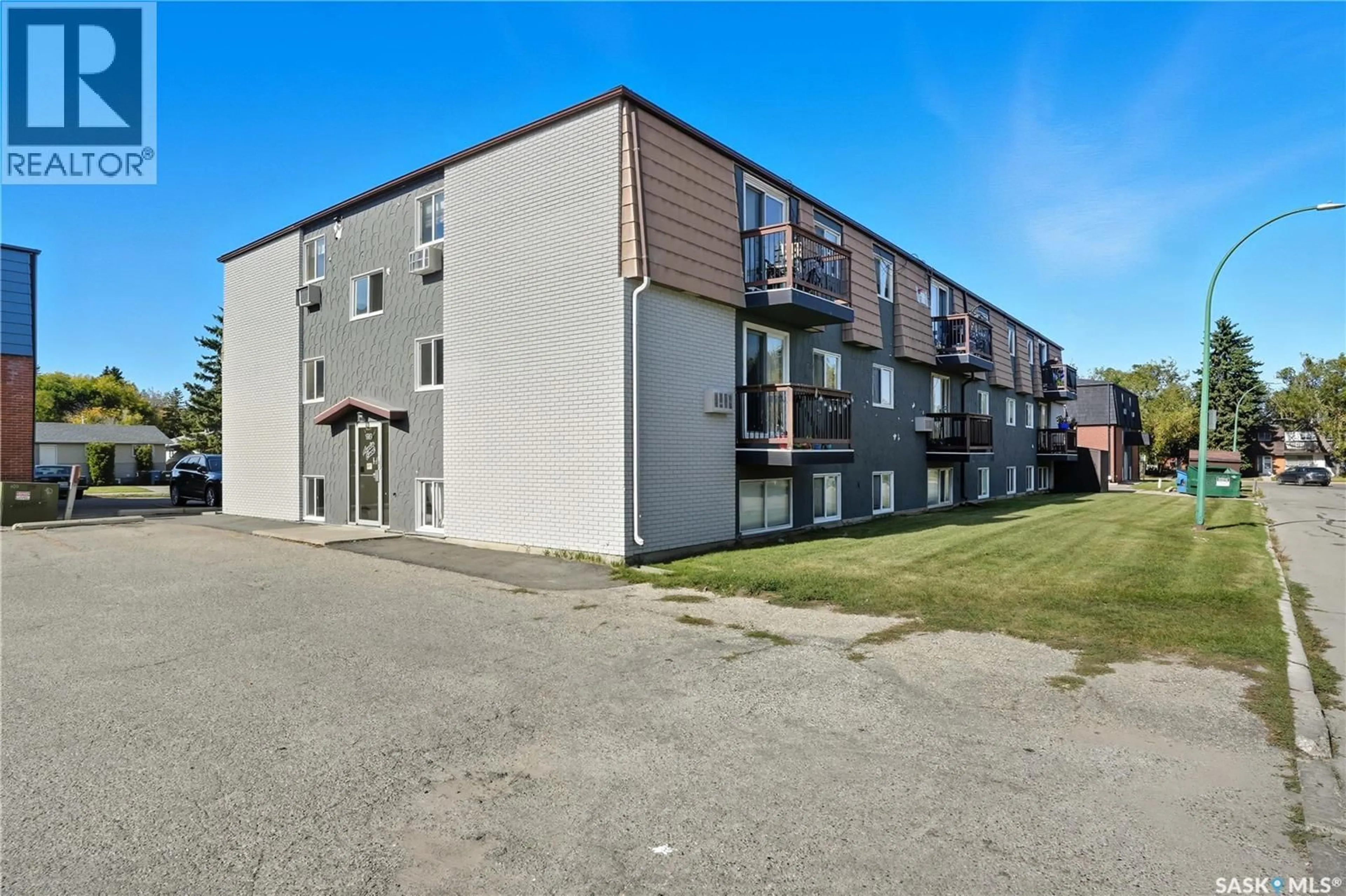 Patio, building for 5 116 ACADIA COURT, Saskatoon Saskatchewan S7H4T7