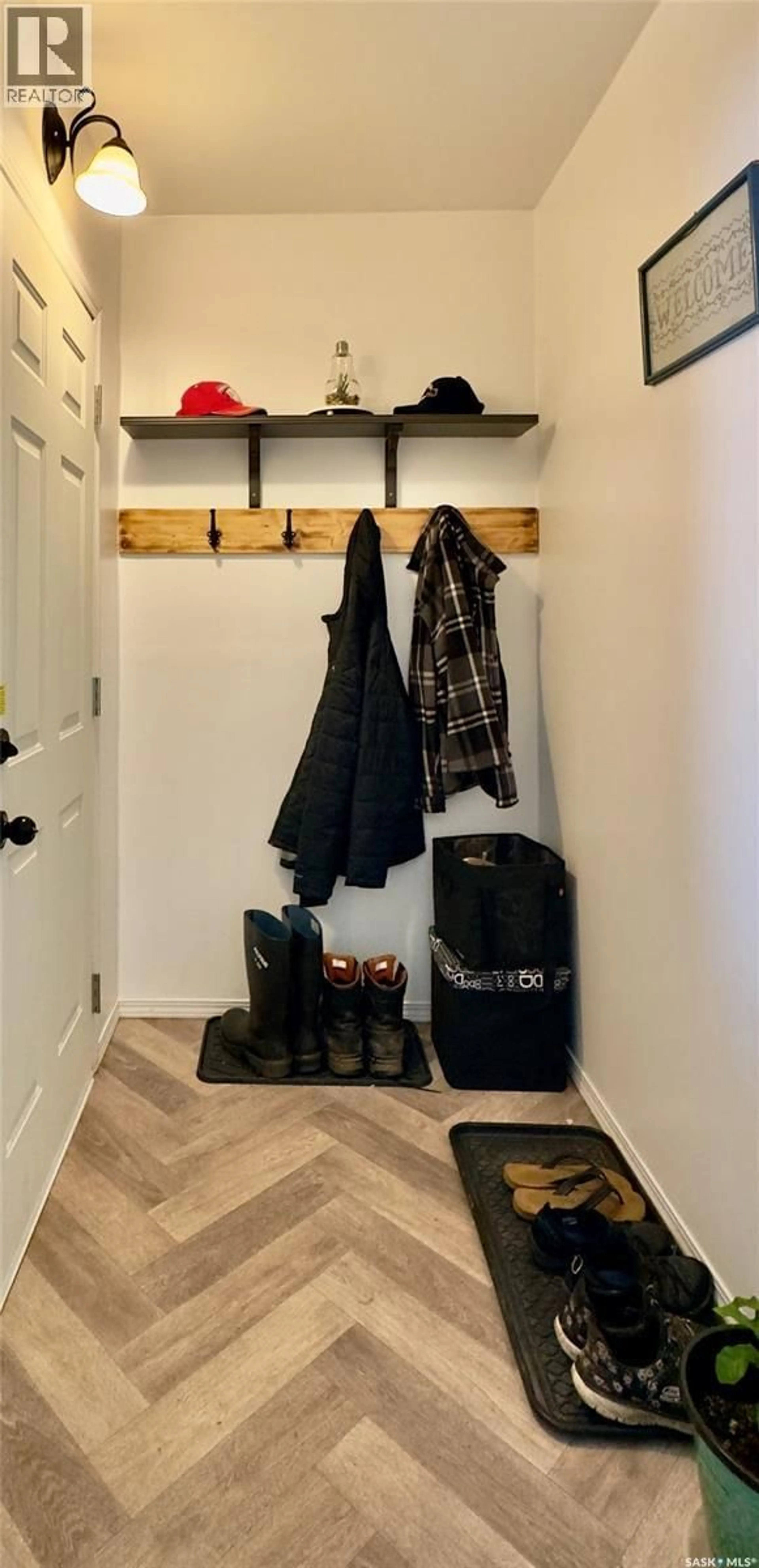 Indoor entryway for 3010 2ND AVENUE, Waldheim Saskatchewan S0K4R0