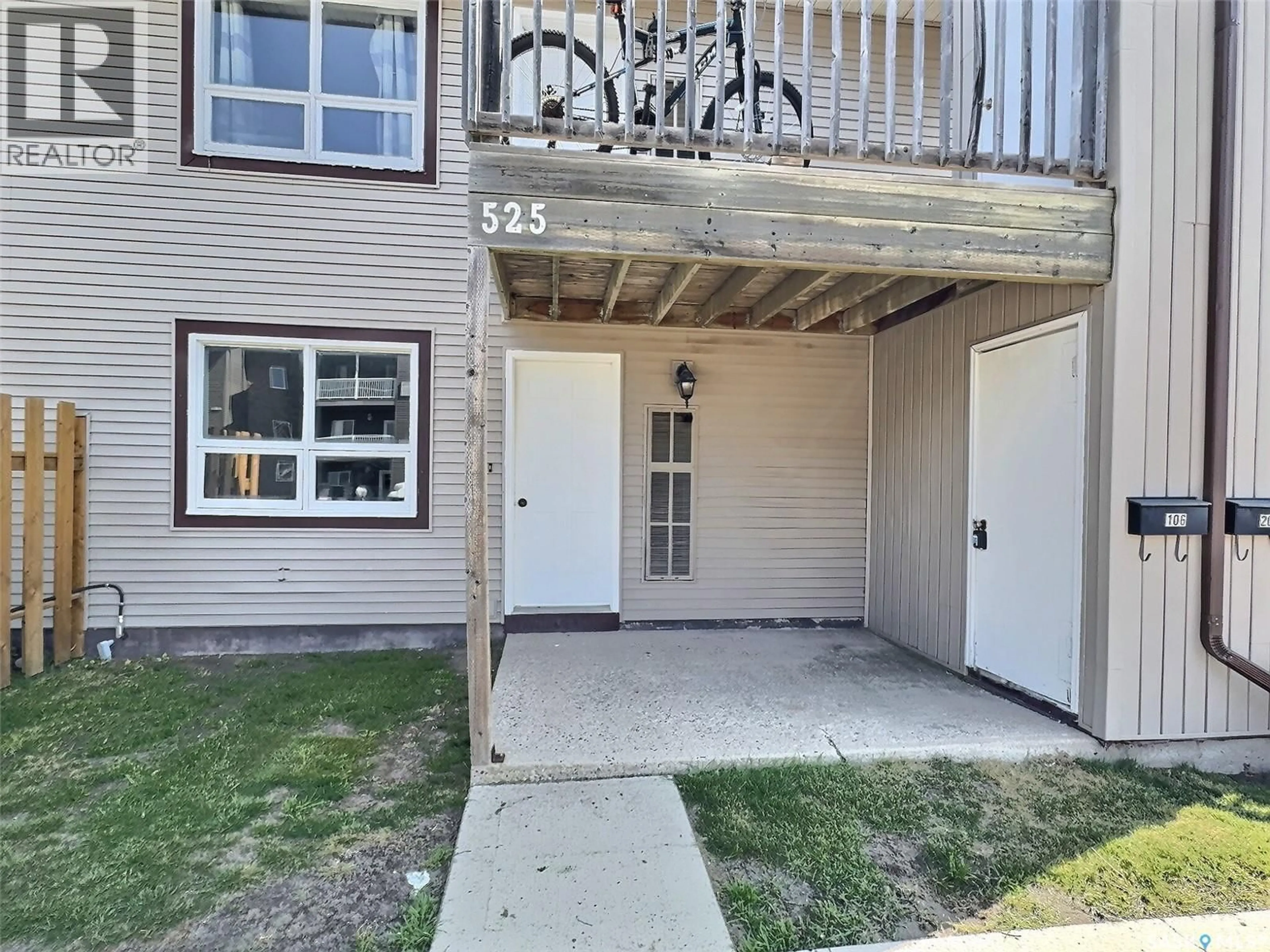 Patio, street for 525 - 106 DUFFERIN AVENUE, Estevan Saskatchewan S4A2J1