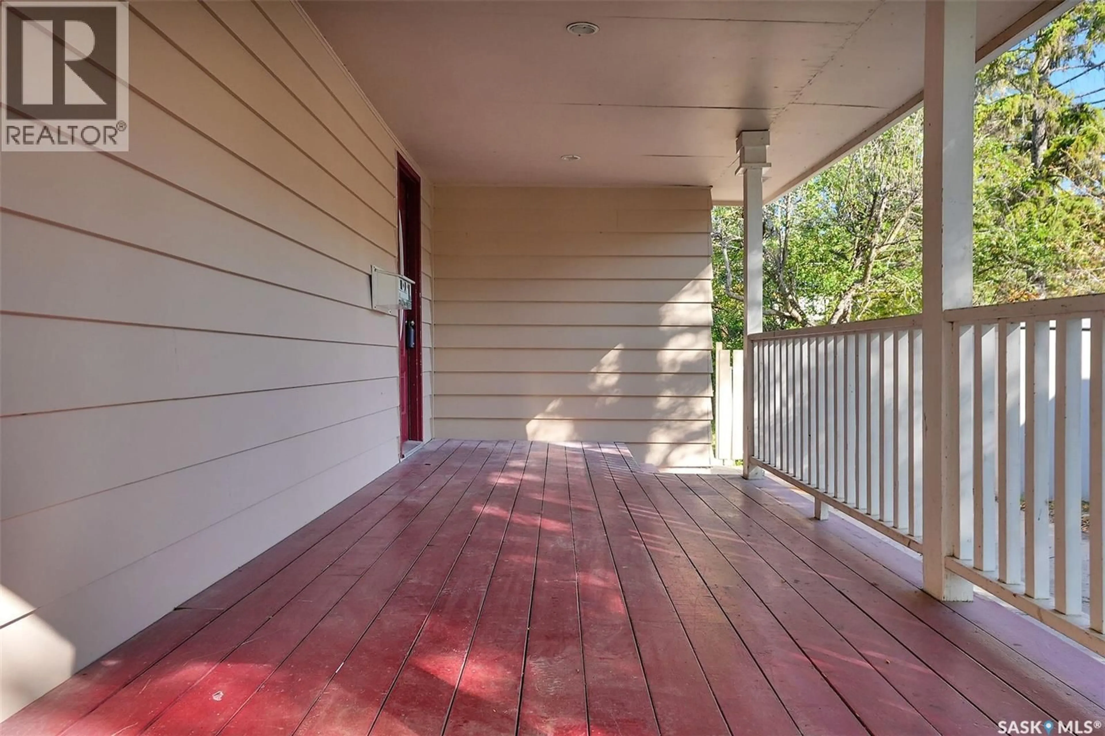 Patio, street for 93 BELL STREET, Regina Saskatchewan S4S5V2