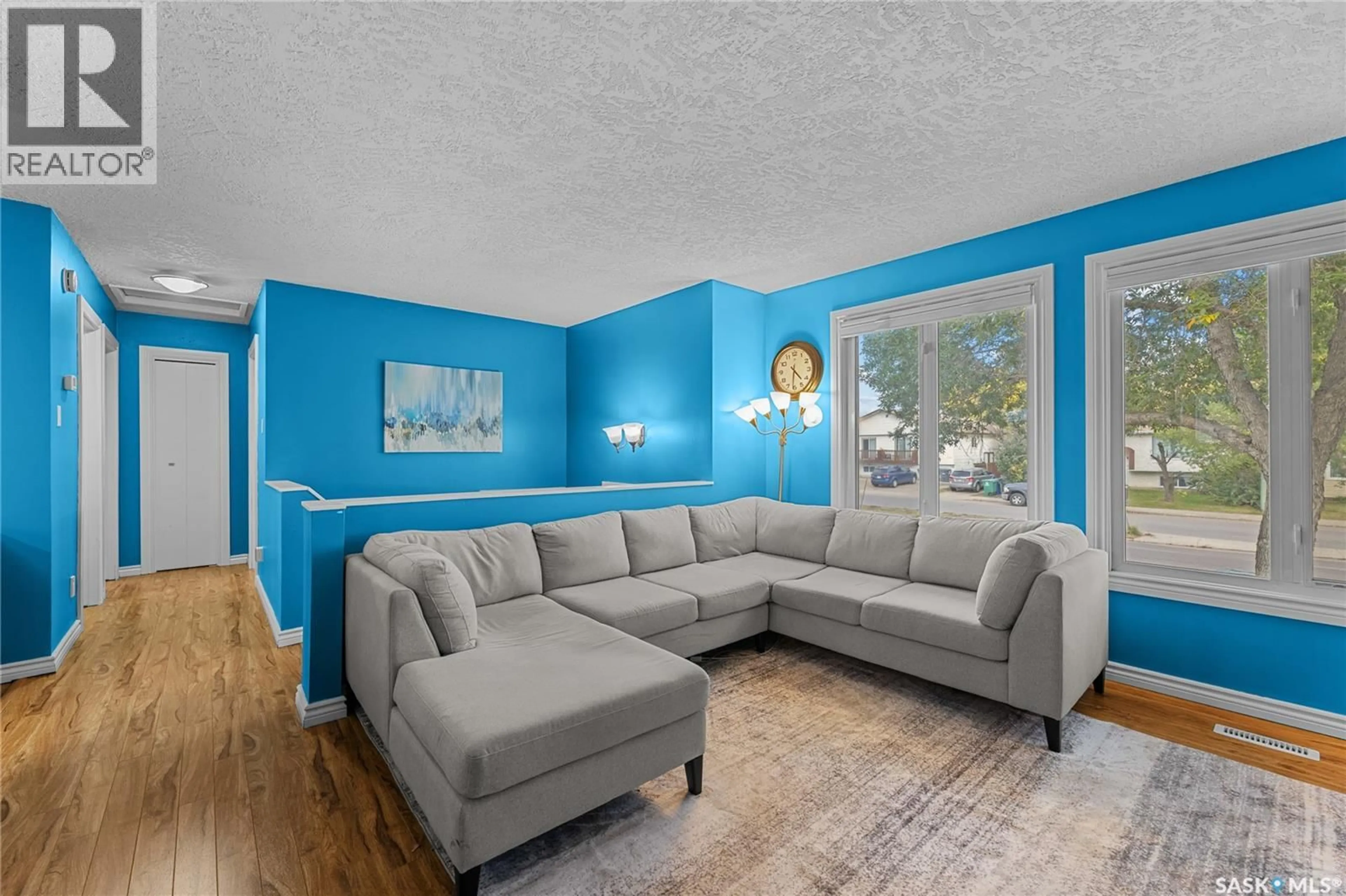 Living room with furniture, unknown for 3762 FAIRLIGHT DRIVE, Saskatoon Saskatchewan S7M4T5