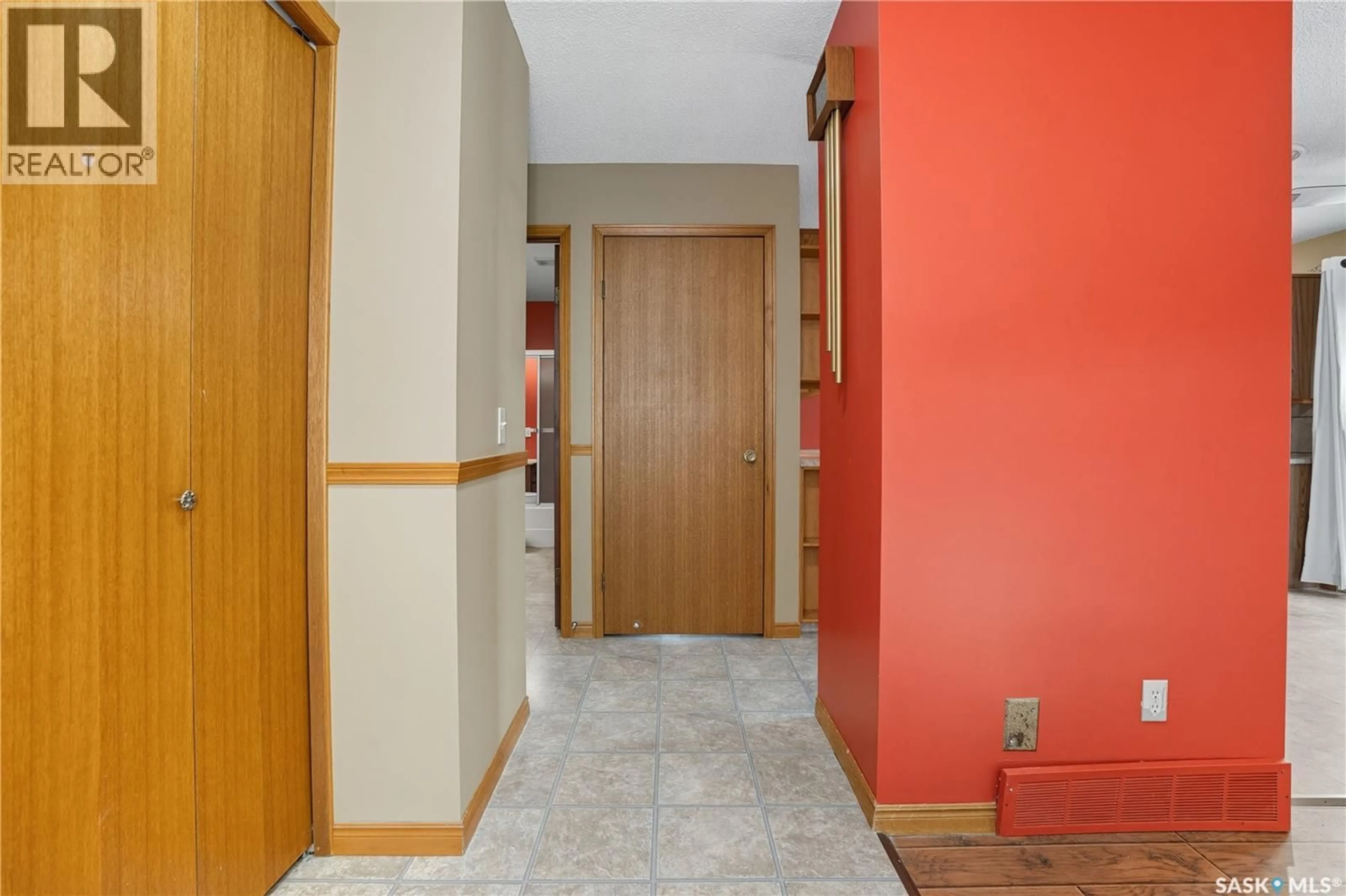Unknown for 6818 CUNNINGHAM DRIVE, Regina Saskatchewan S4X3V5