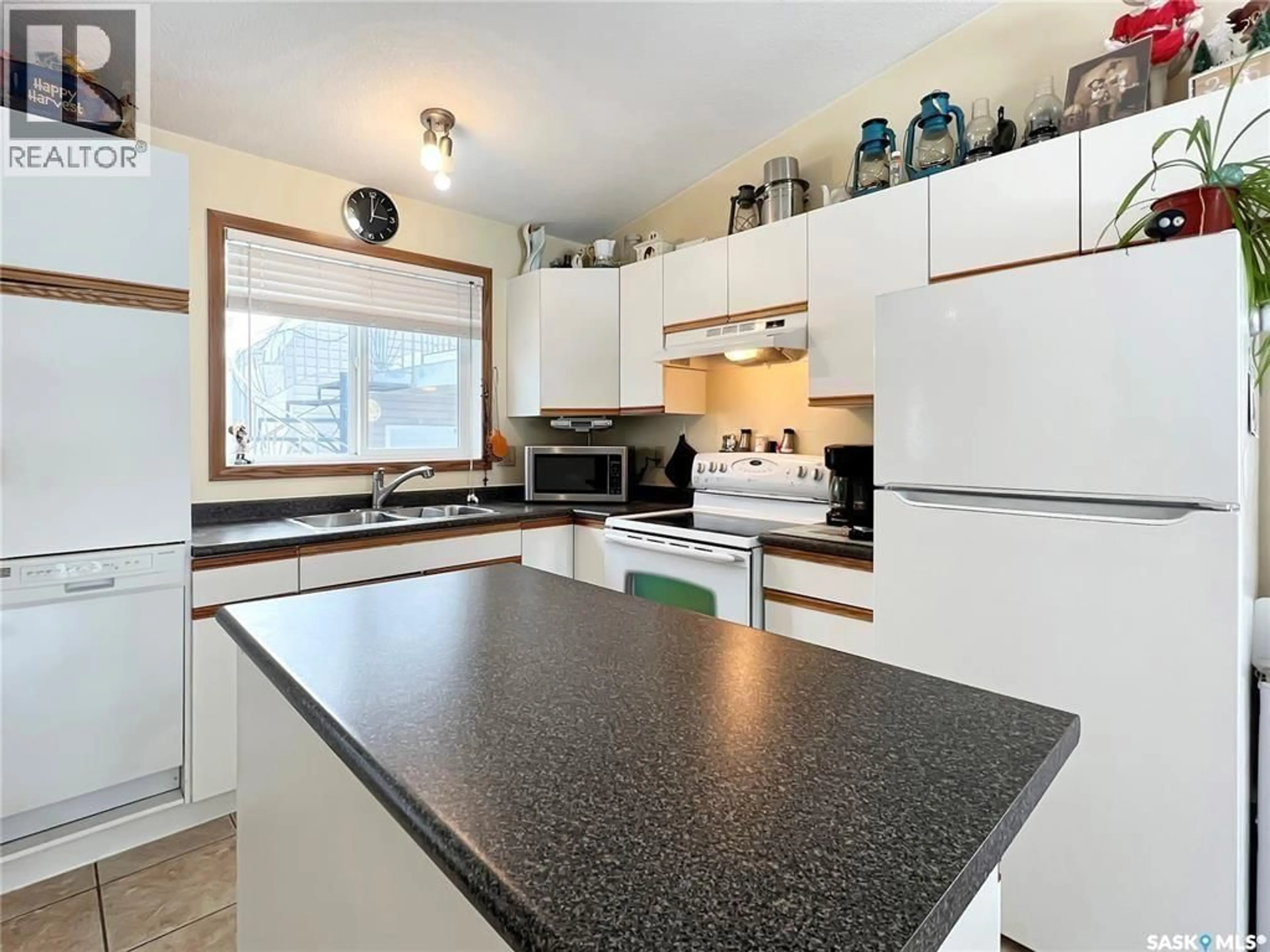 Open concept kitchen, unknown for 6 TYE PLACE, Candle Lake Saskatchewan S0J3E0