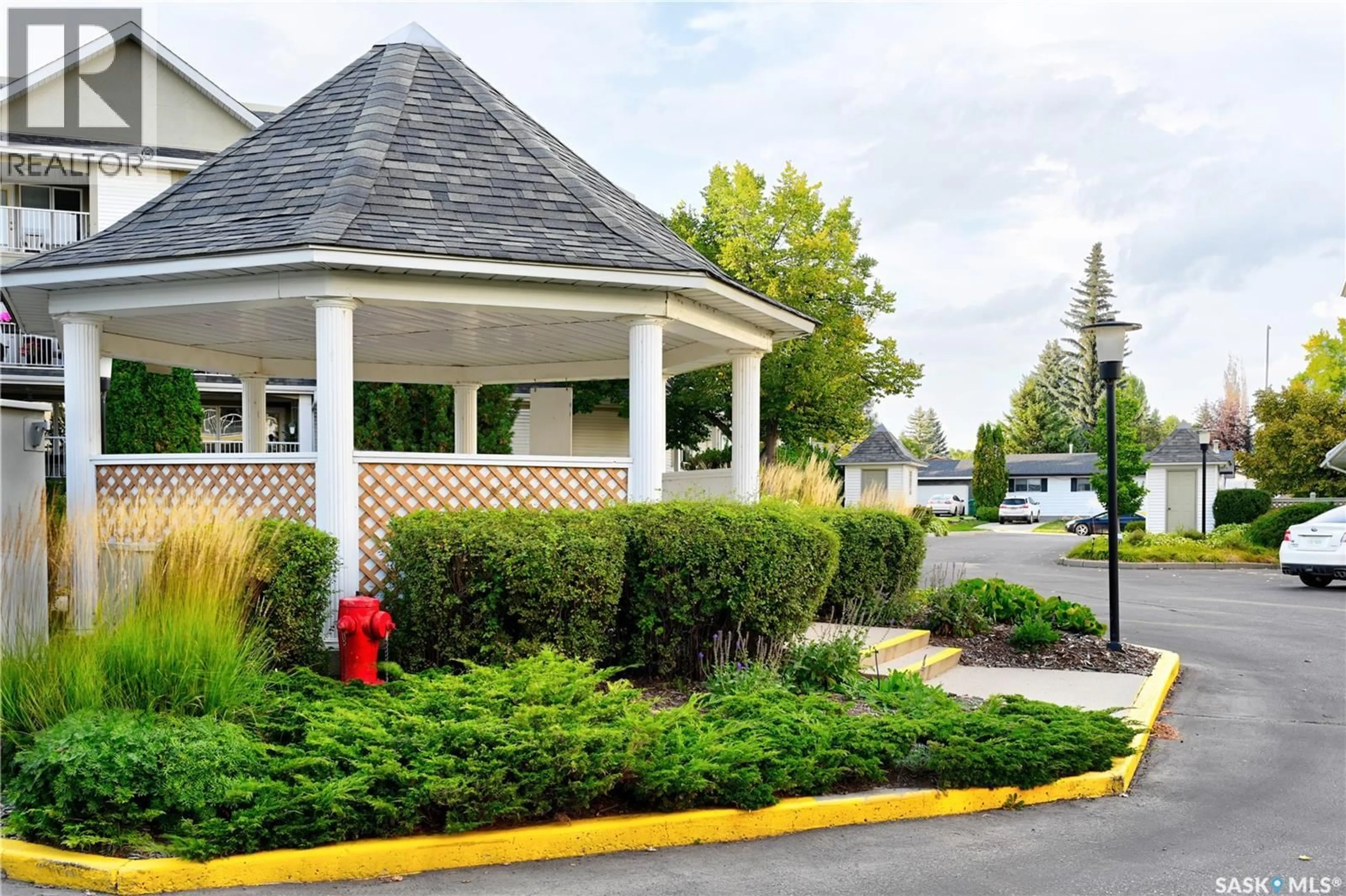 Patio, mountain view for 305 - 132 PINEHOUSE DRIVE, Saskatoon Saskatchewan S7K7Z4