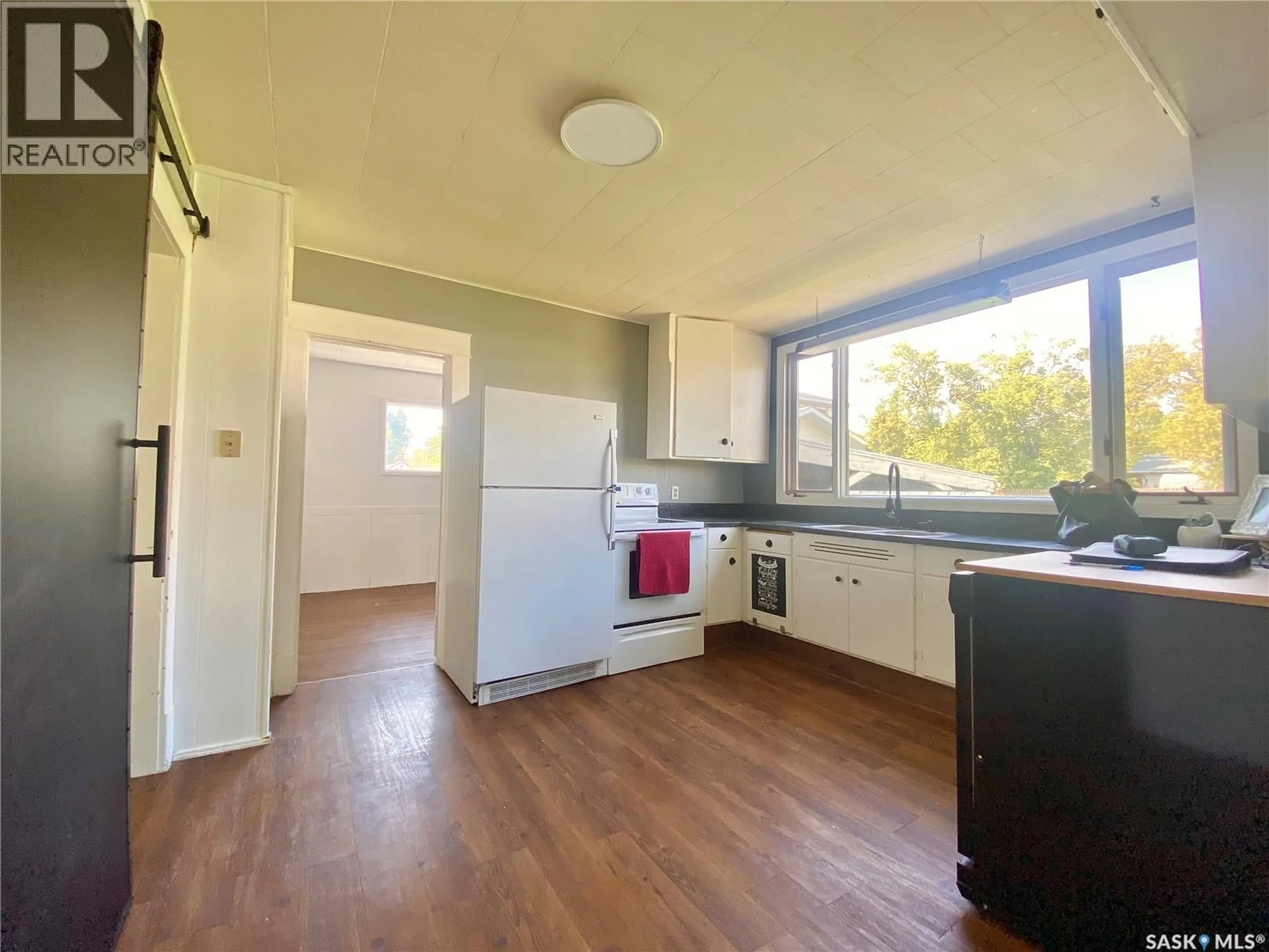 Standard kitchen, unknown for 822 4TH AVENUE, Raymore Saskatchewan S0A3J0