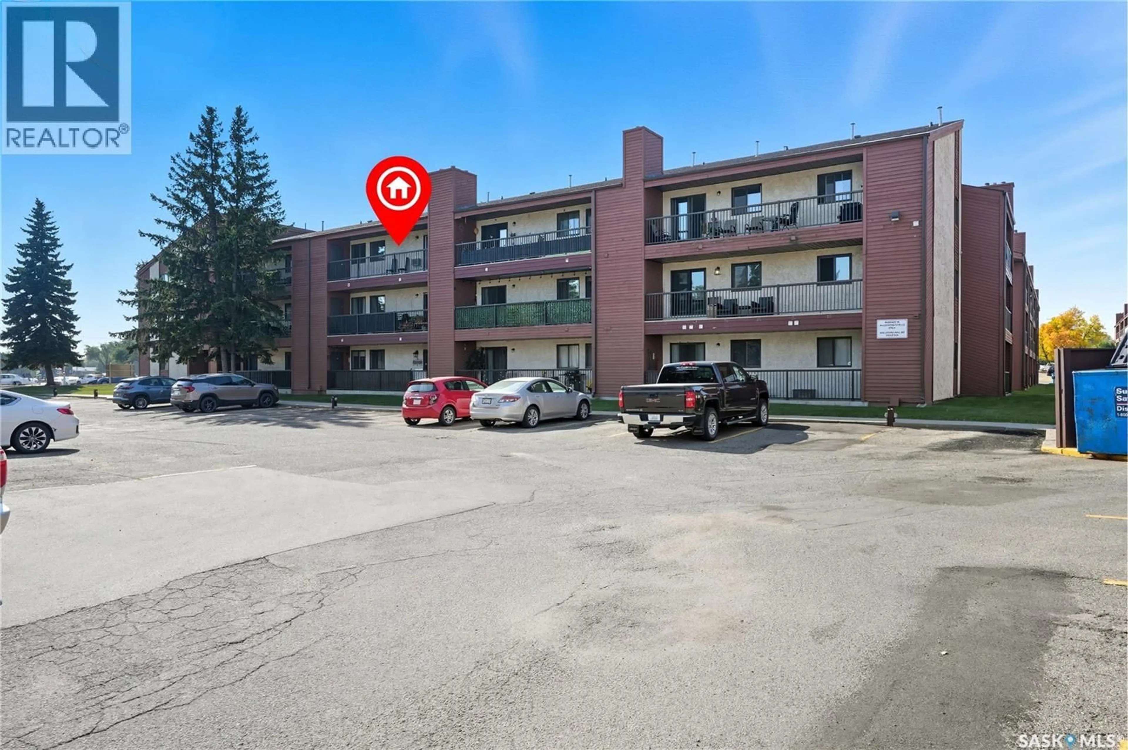 Patio, building for 3302 - 316 33RD STREET, Saskatoon Saskatchewan S7L6S5