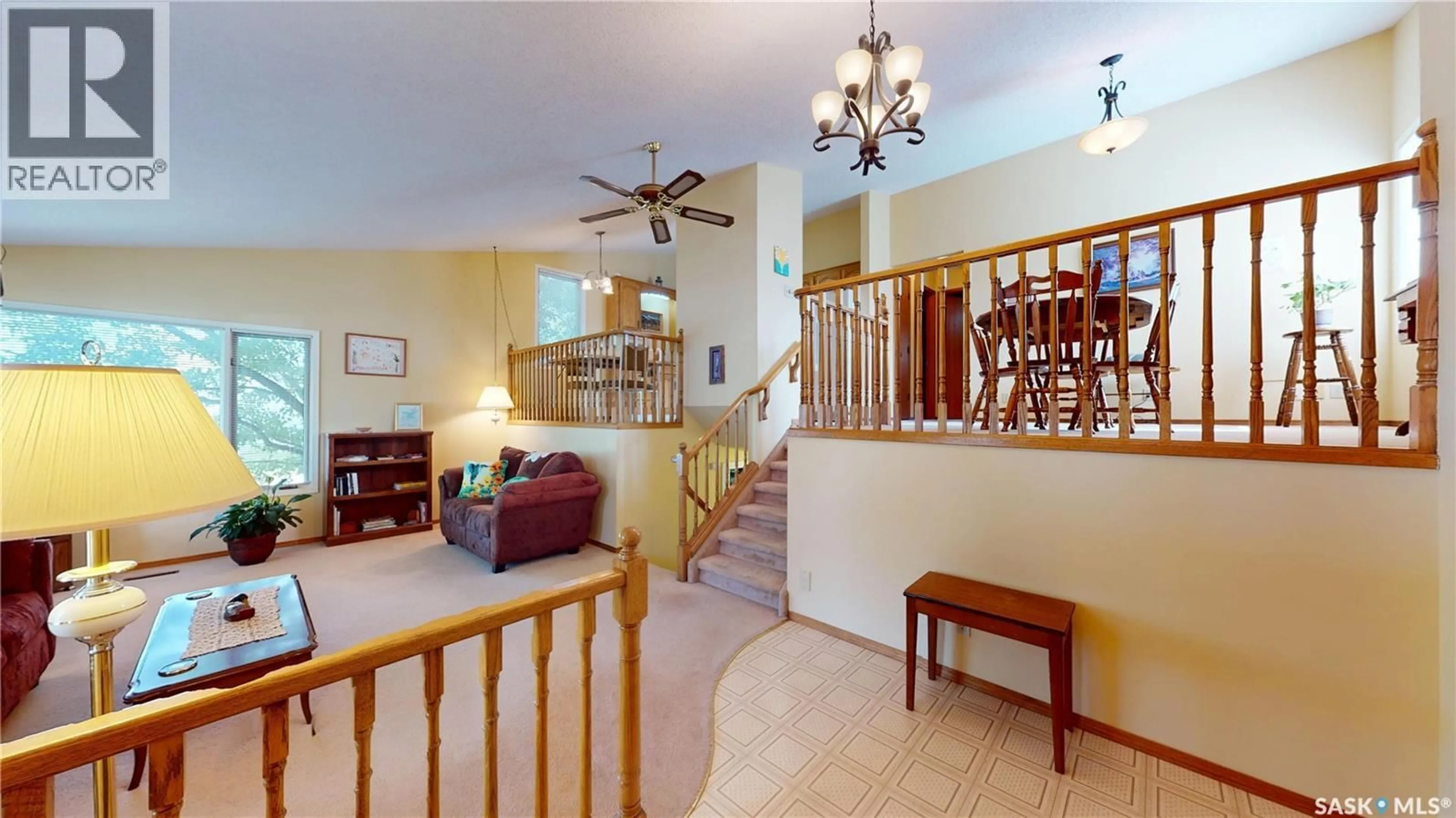 Indoor foyer for 103 BRIGHTSAND WAY, Saskatoon Saskatchewan S7J4W1
