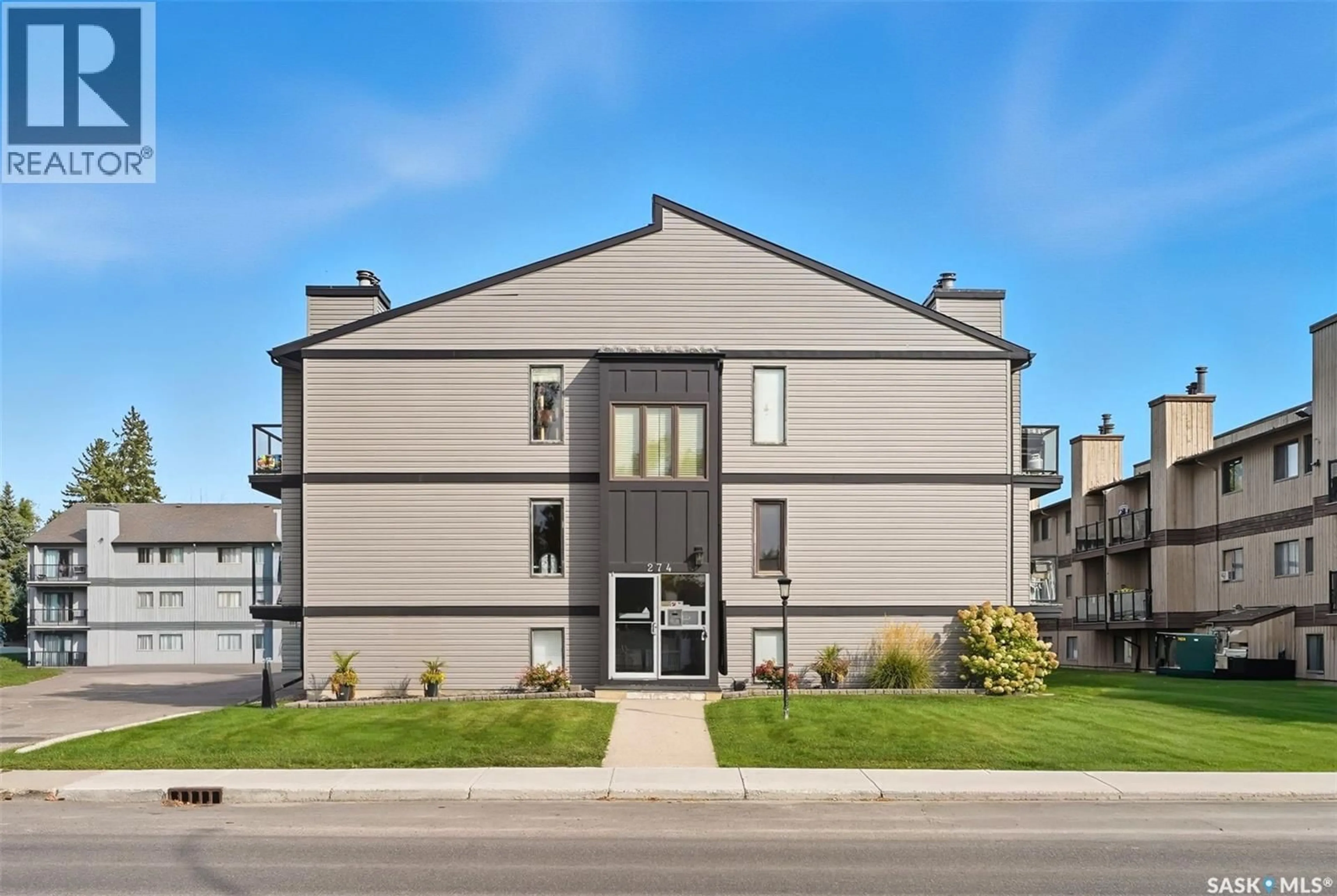 Home with vinyl exterior material, building for 274 - 3 PINEHOUSE DRIVE, Saskatoon Saskatchewan S7K4W9