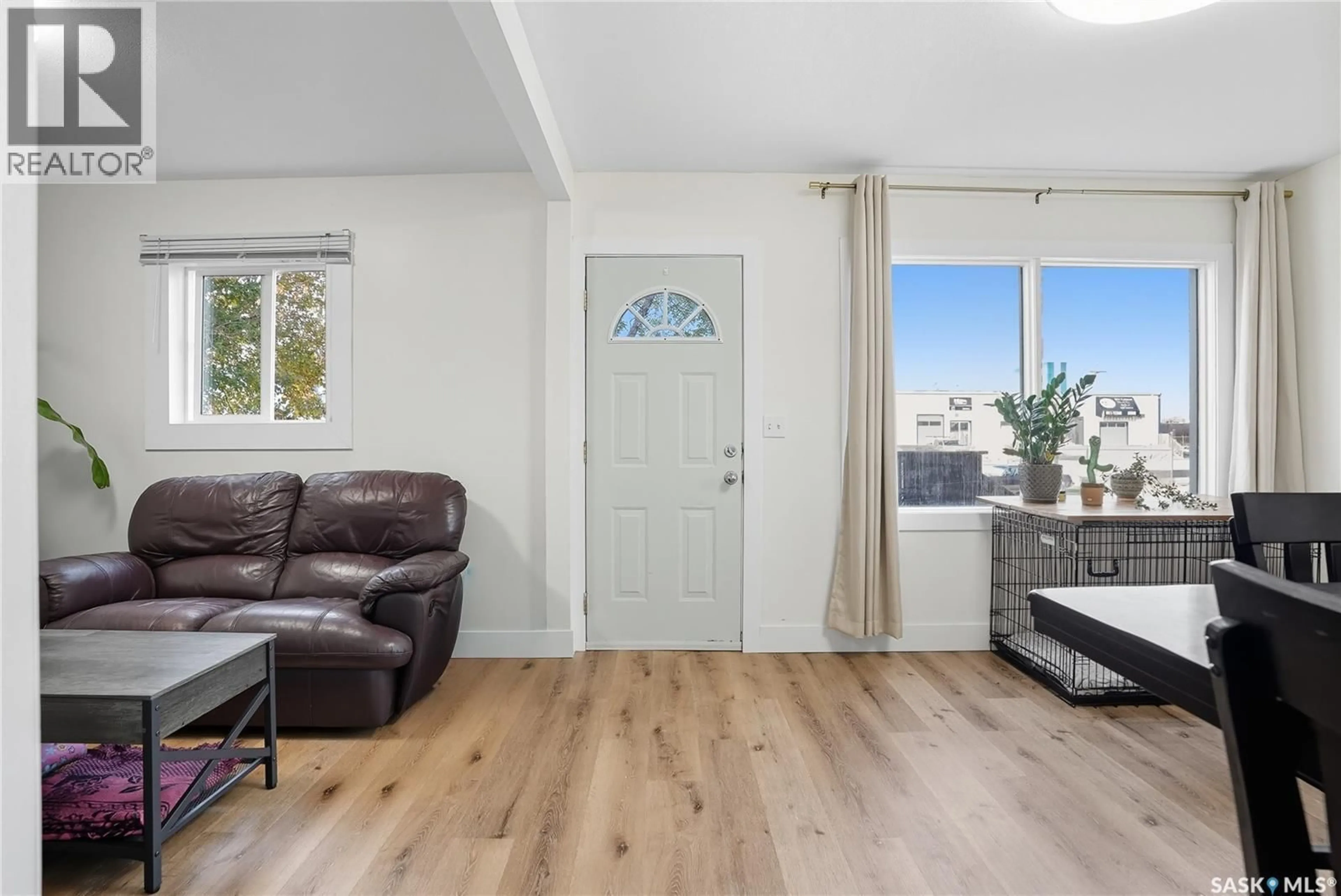 Living room with furniture, unknown for 508 GRAY AVENUE, Saskatoon Saskatchewan S7N2S1