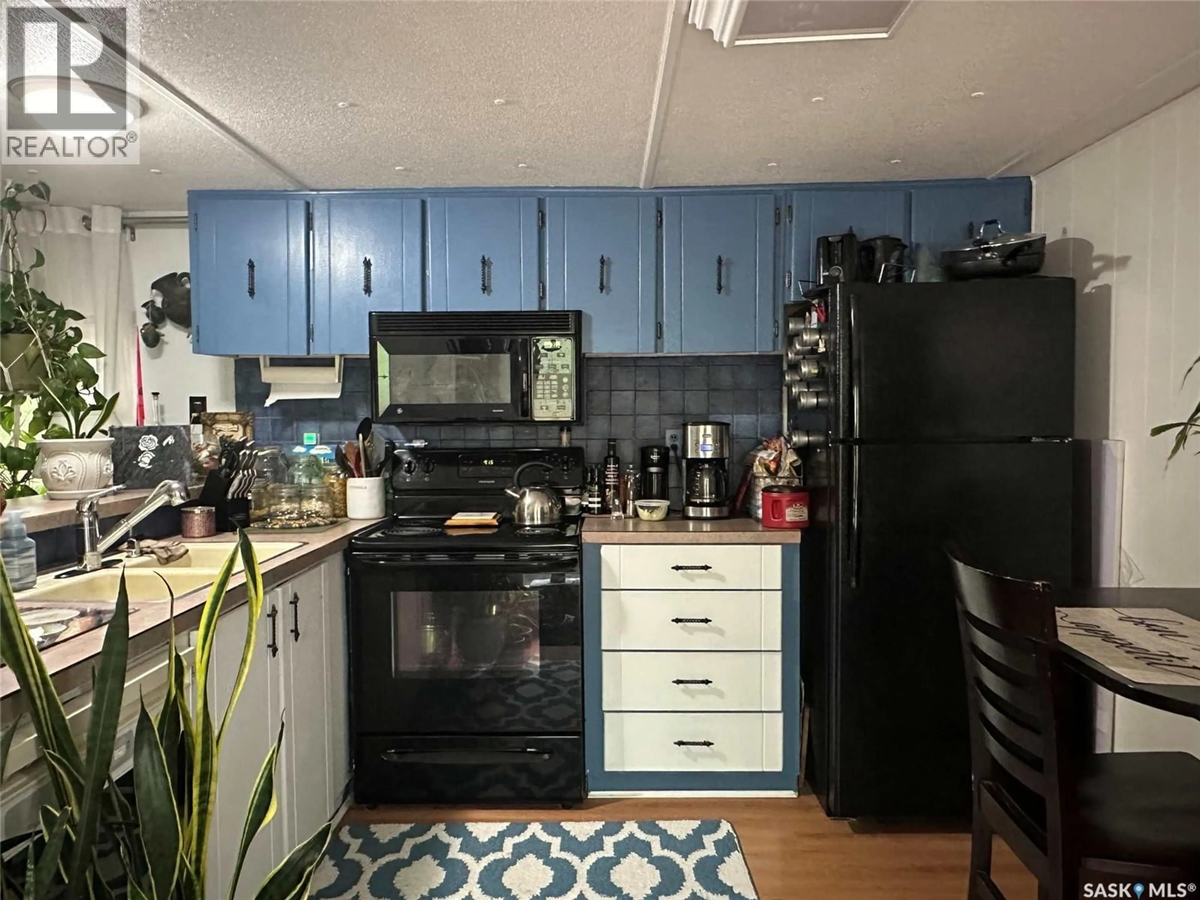Standard kitchen, unknown for 63 DONALD PLACE, Alice Beach Saskatchewan S0G1C0