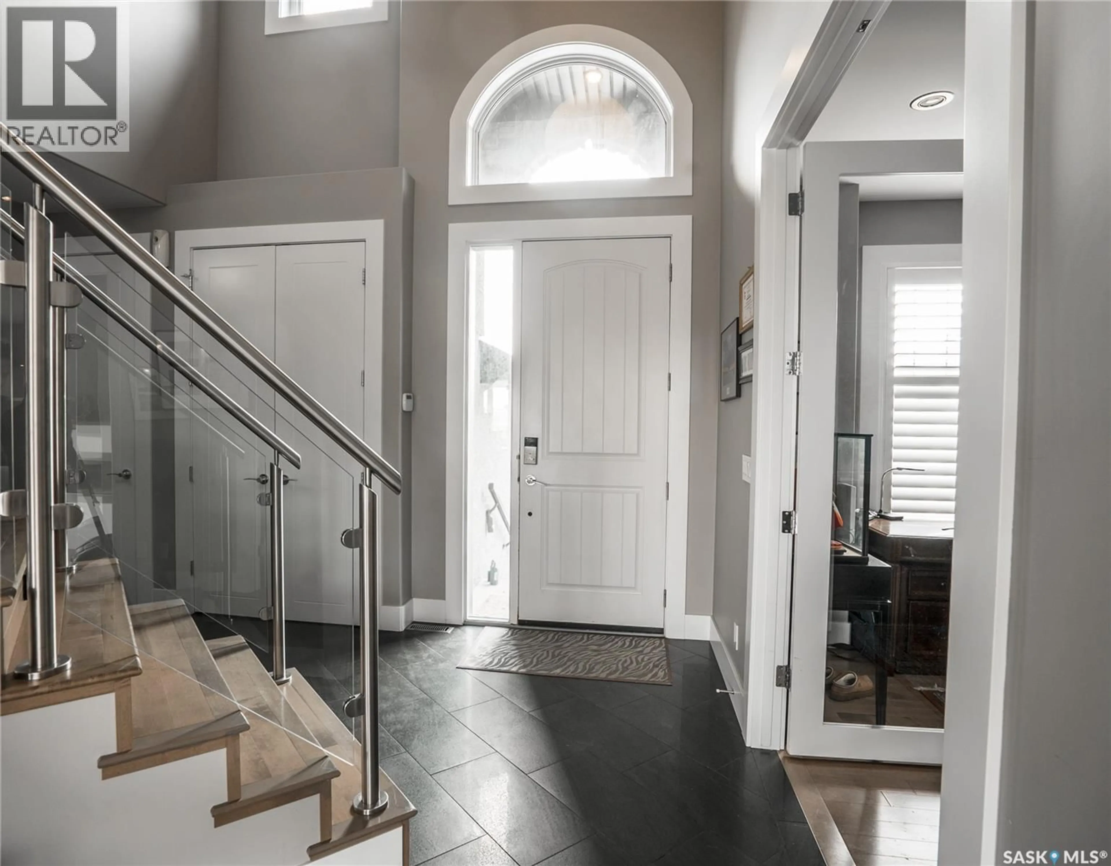 Indoor entryway for 1926 POHORECKY TERRACE, Saskatoon Saskatchewan S7W0J1