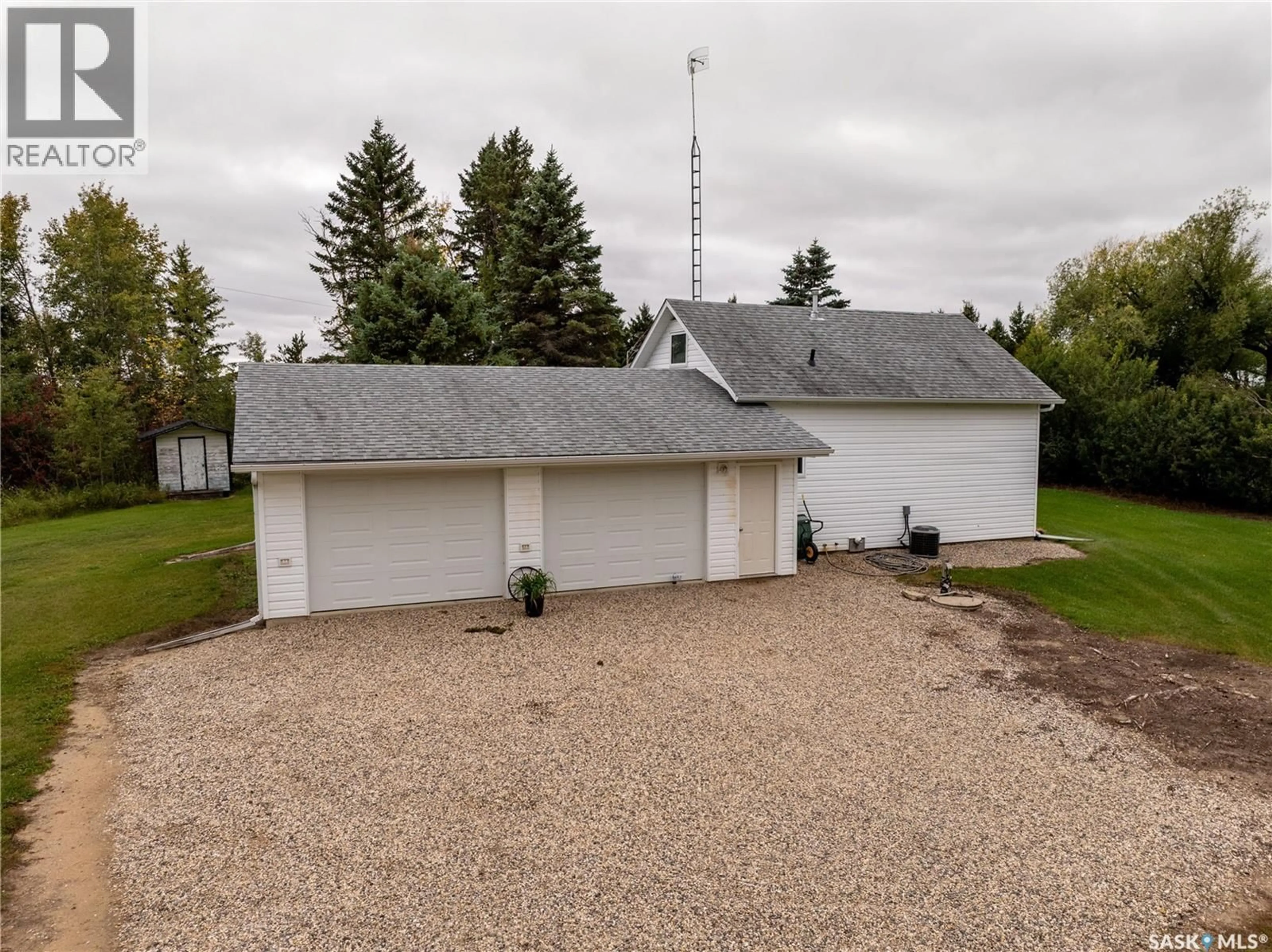 A pic from outside/outdoor area/front of a property/back of a property/a pic from drone, unknown for GRIEVE ACREAGE, Nipawin Rm No. 487 Saskatchewan S0E1E0