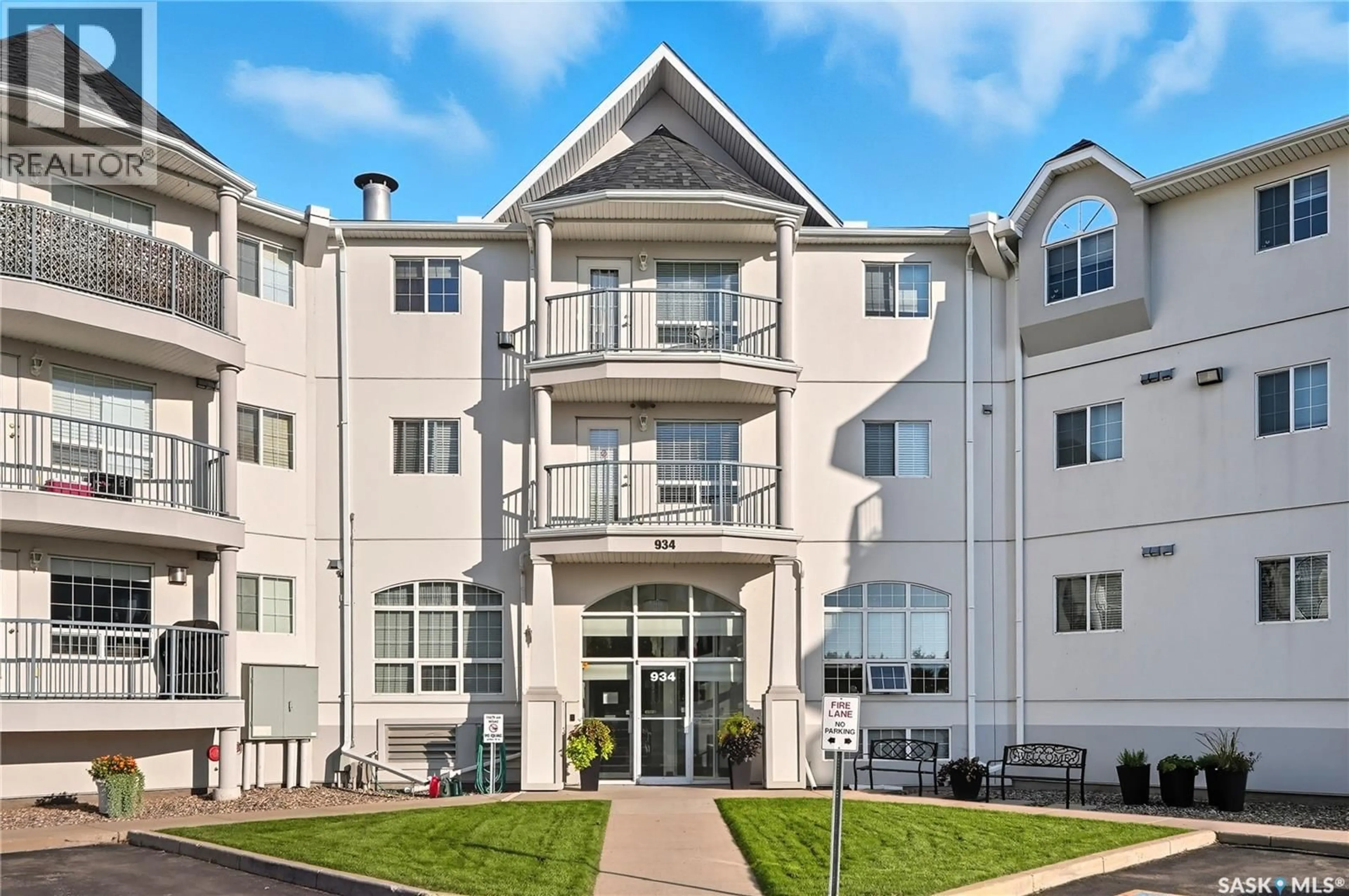 Indoor foyer for 934 - 302 HERITAGE VIEW, Saskatoon Saskatchewan S7H5R9