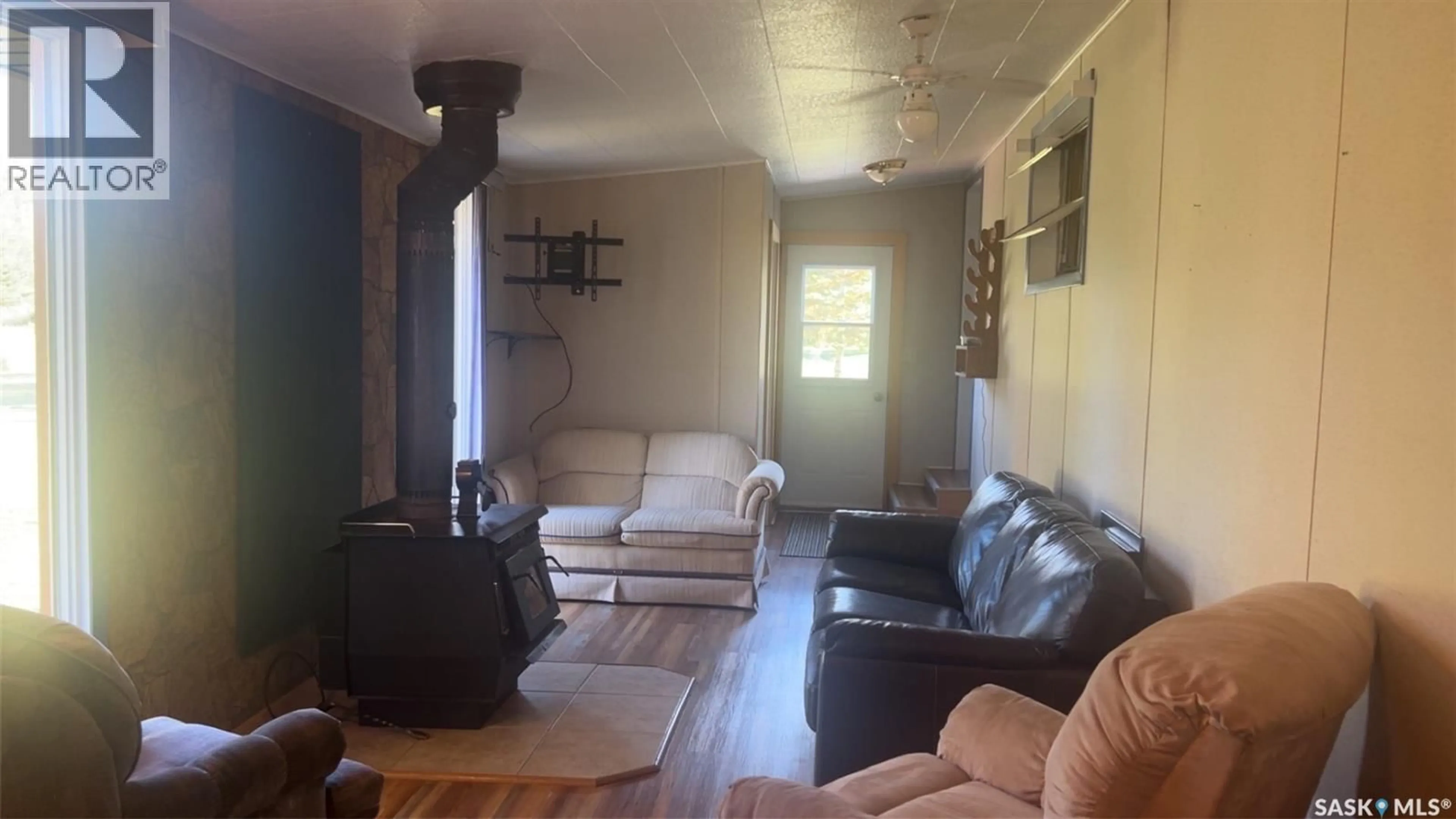 Living room with furniture, unknown for 410 USHERVILLE ROAD, Preeceville Rm No. 334 Saskatchewan S0A0W0