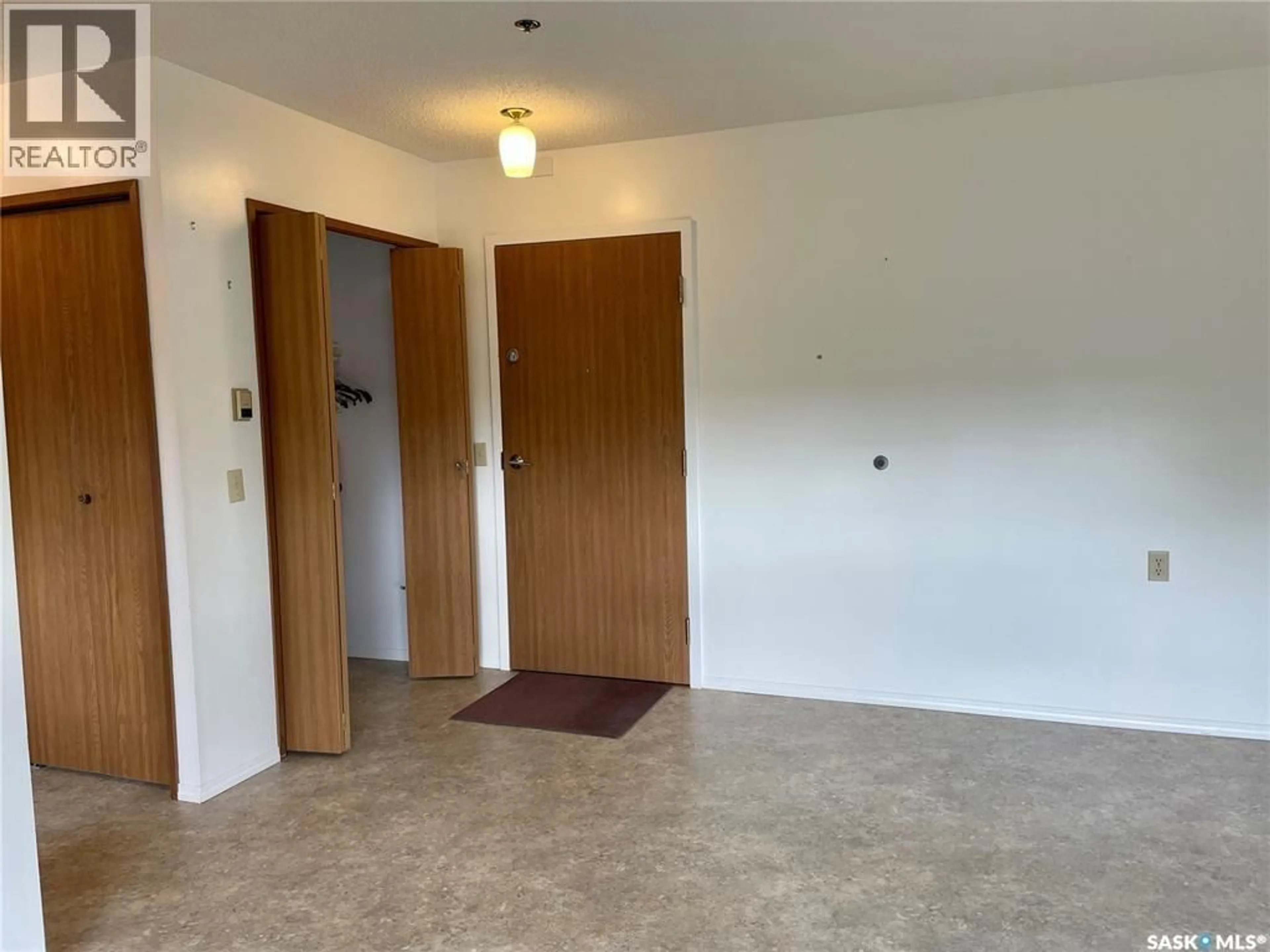 A pic of a room for 208 102 MANOR DRIVE, Nipawin Saskatchewan S0E1E0