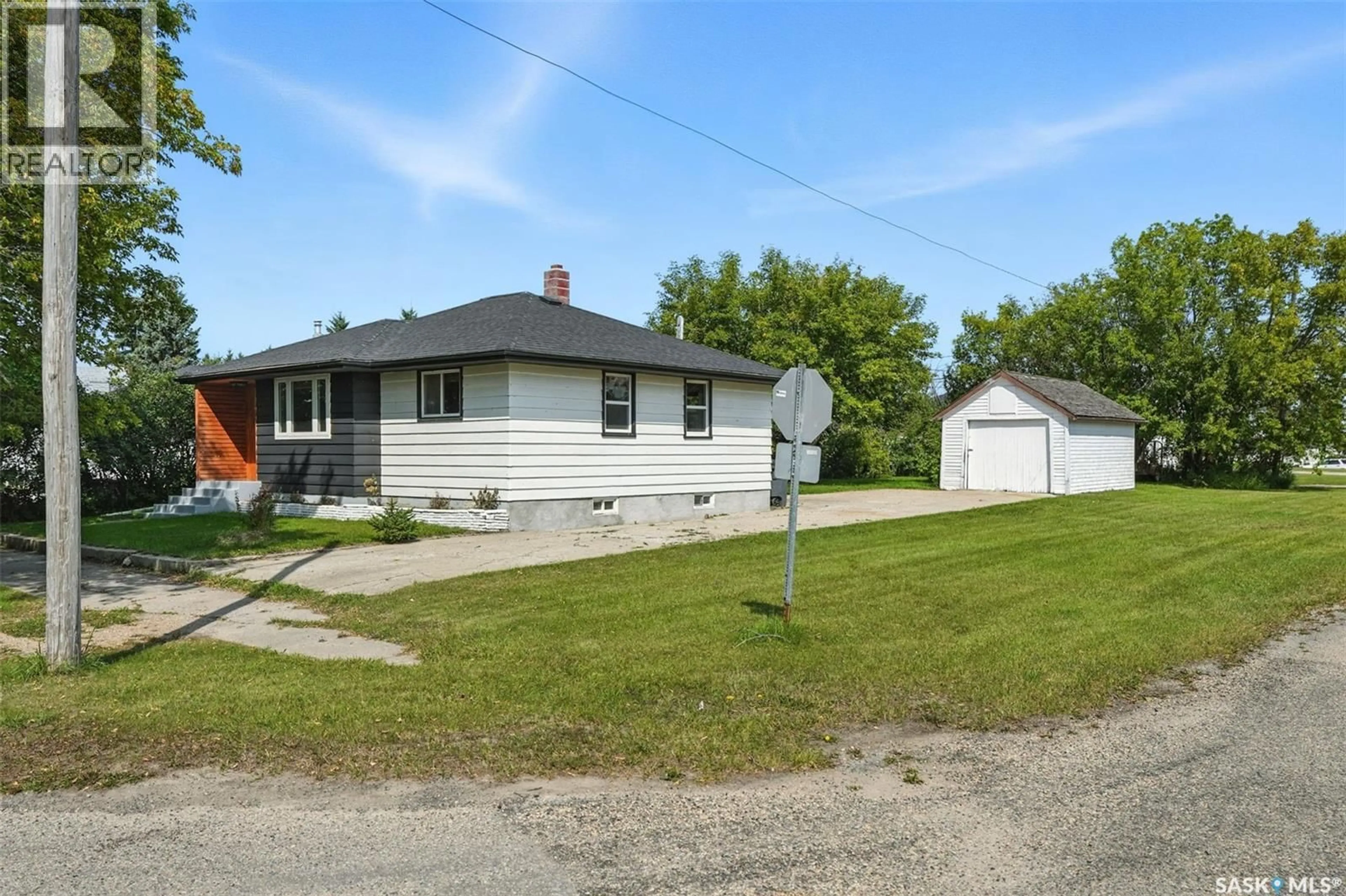 A pic from outside/outdoor area/front of a property/back of a property/a pic from drone, street for 301 3RD AVENUE, Nokomis Saskatchewan S0G3R0