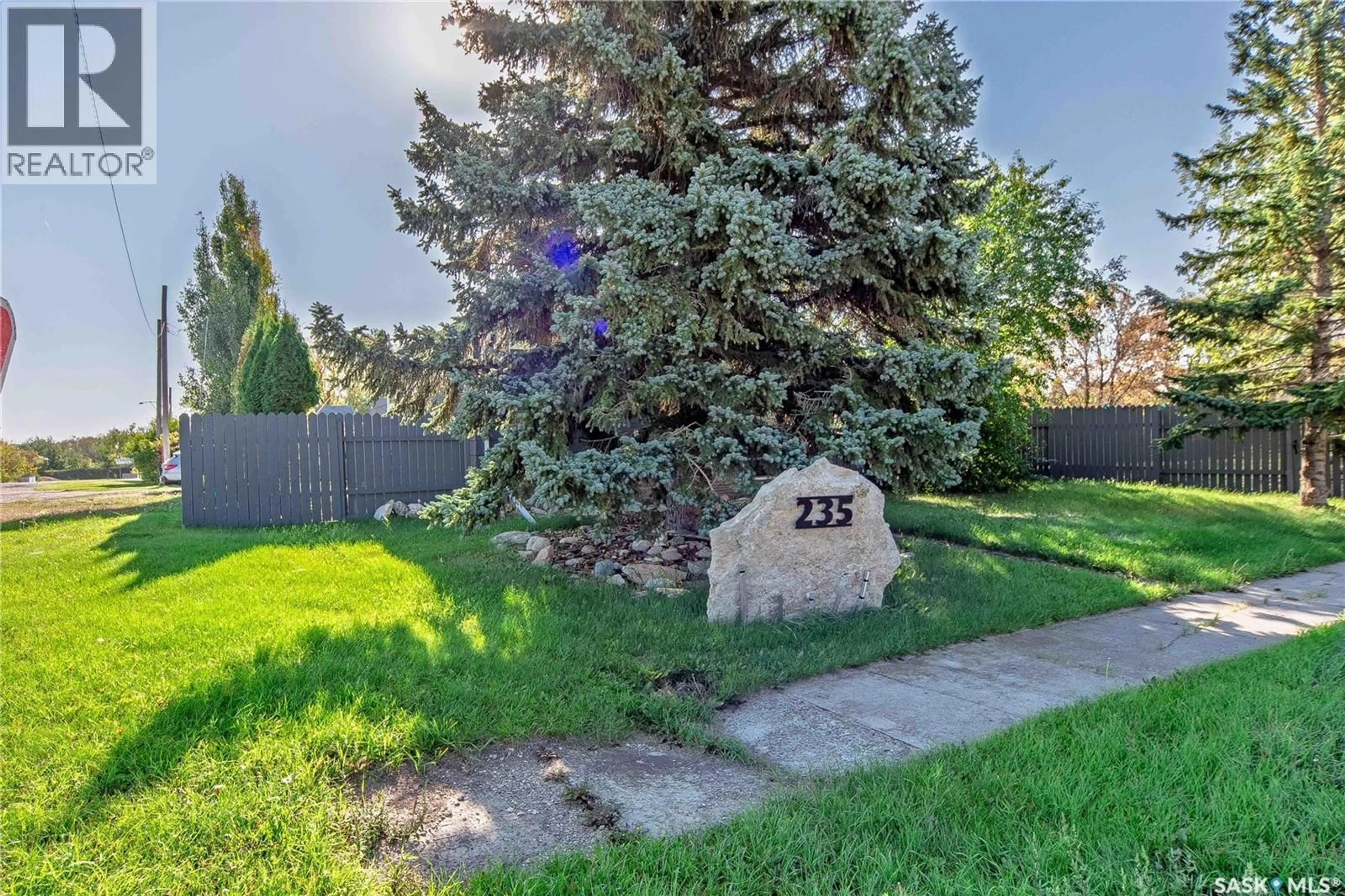 Patio, unknown for 235 4TH STREET, Plunkett Saskatchewan S0K3J0