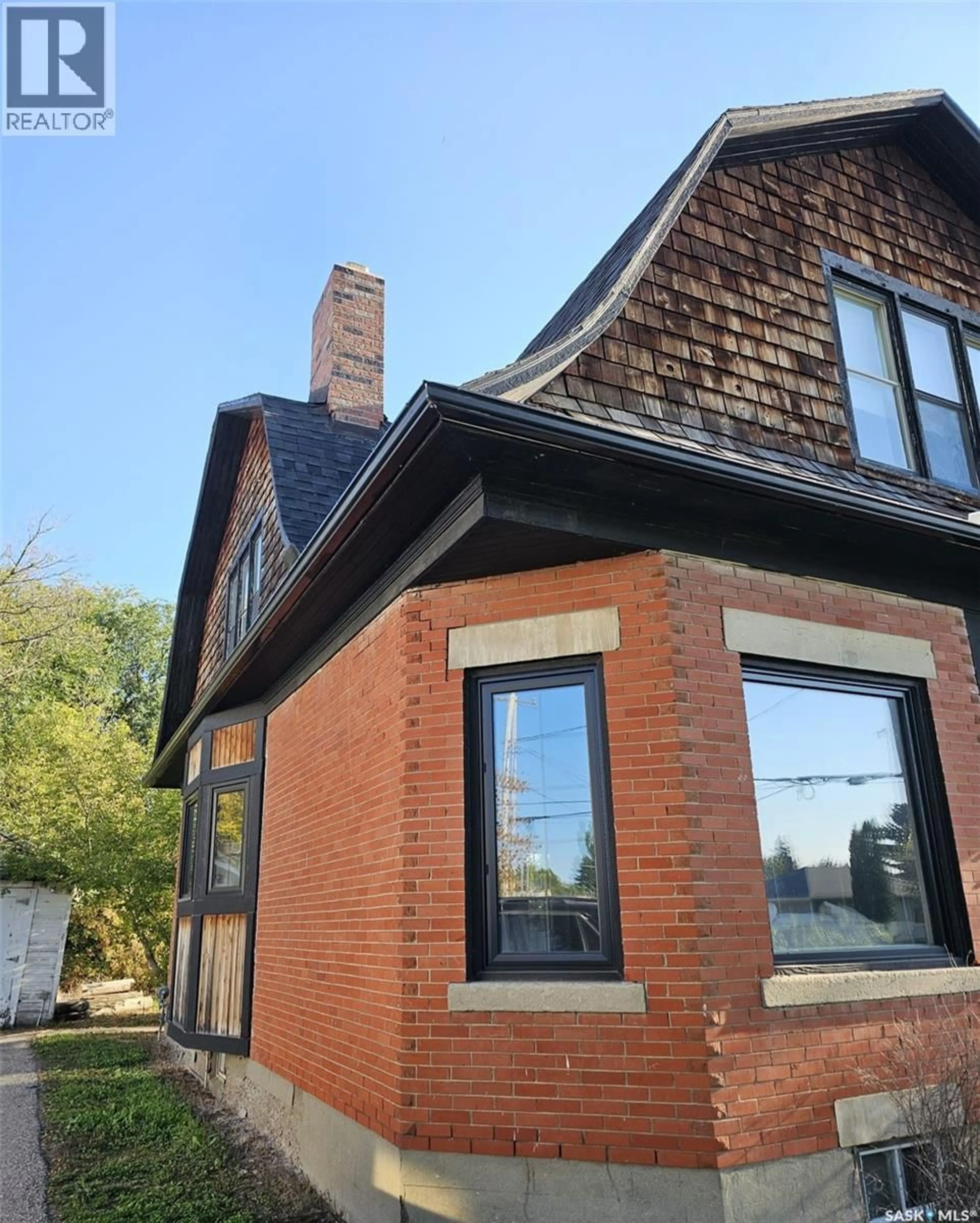 Home with brick exterior material, street for 608 WALSH AVENUE, Oxbow Saskatchewan S0C2B0