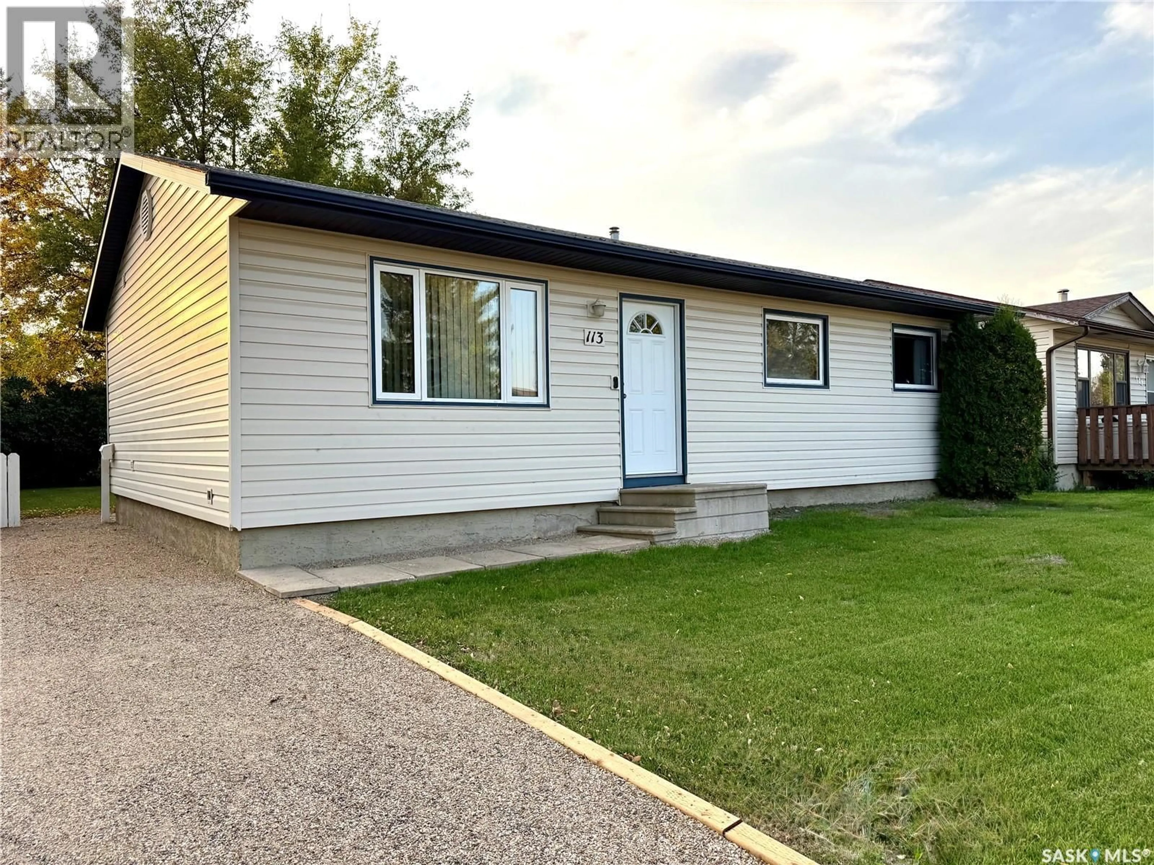 Home with vinyl exterior material, street for 113 MATHESON CRESCENT, Yorkton Saskatchewan S3N3M2