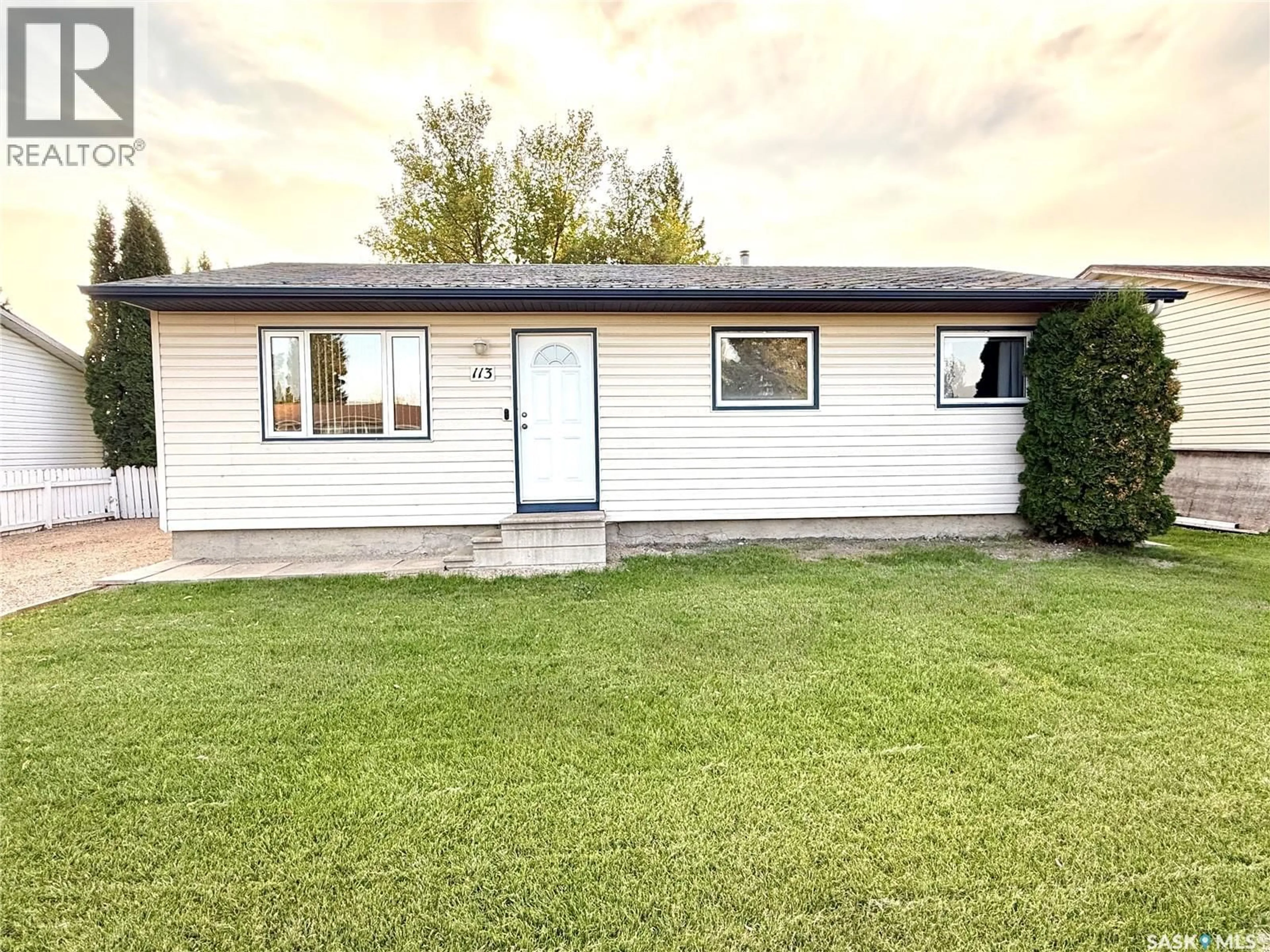 A pic from outside/outdoor area/front of a property/back of a property/a pic from drone, street for 113 MATHESON CRESCENT, Yorkton Saskatchewan S3N3M2