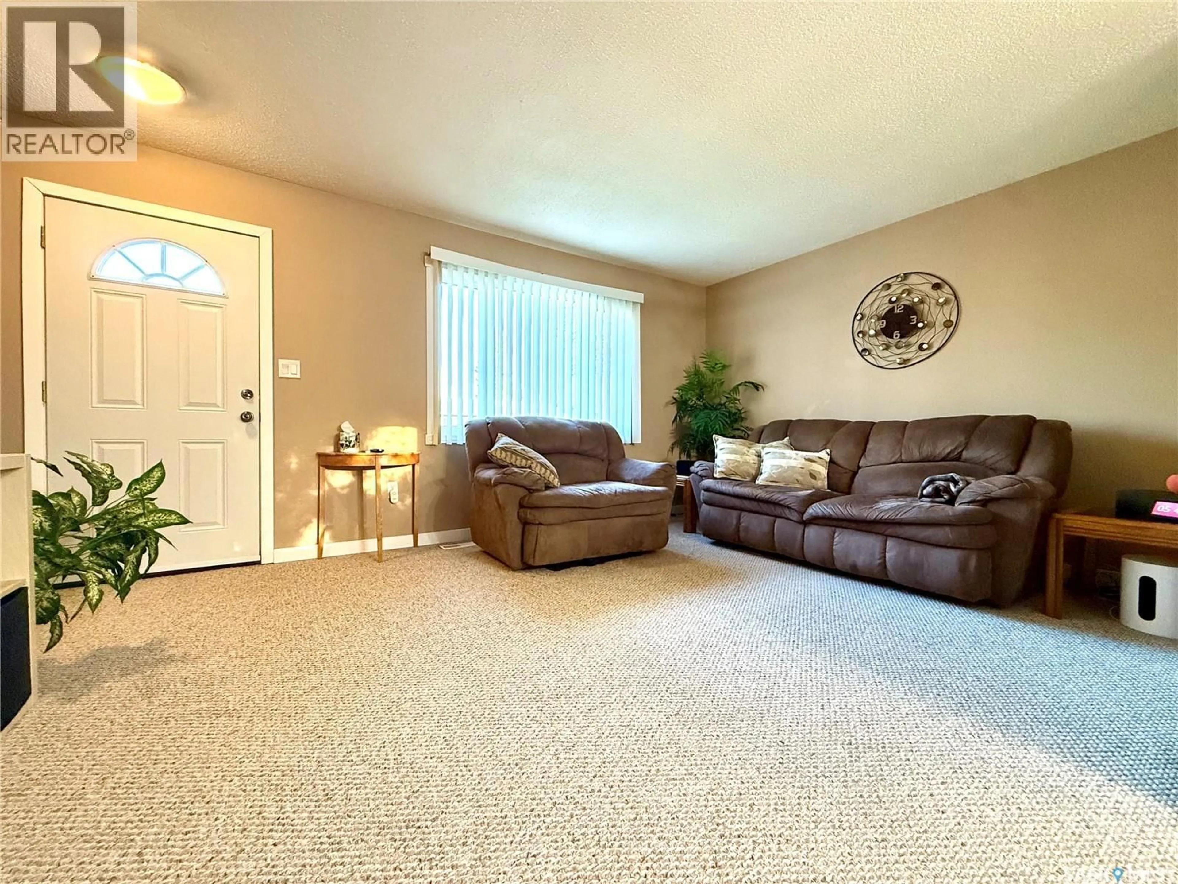Living room with furniture, carpet floor for 113 MATHESON CRESCENT, Yorkton Saskatchewan S3N3M2