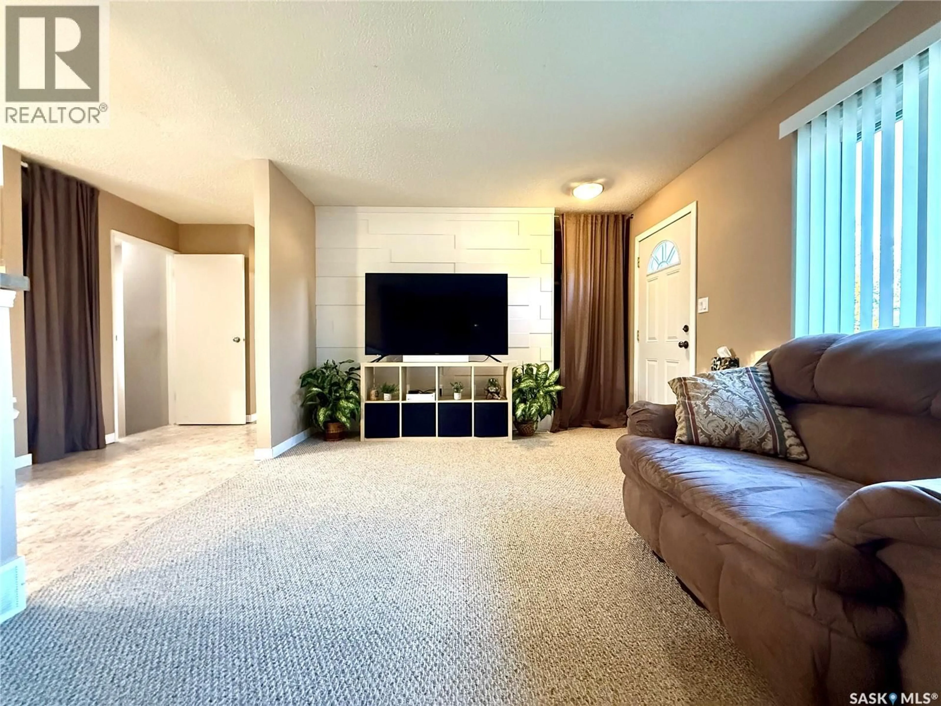 Living room with furniture, carpet floor for 113 MATHESON CRESCENT, Yorkton Saskatchewan S3N3M2