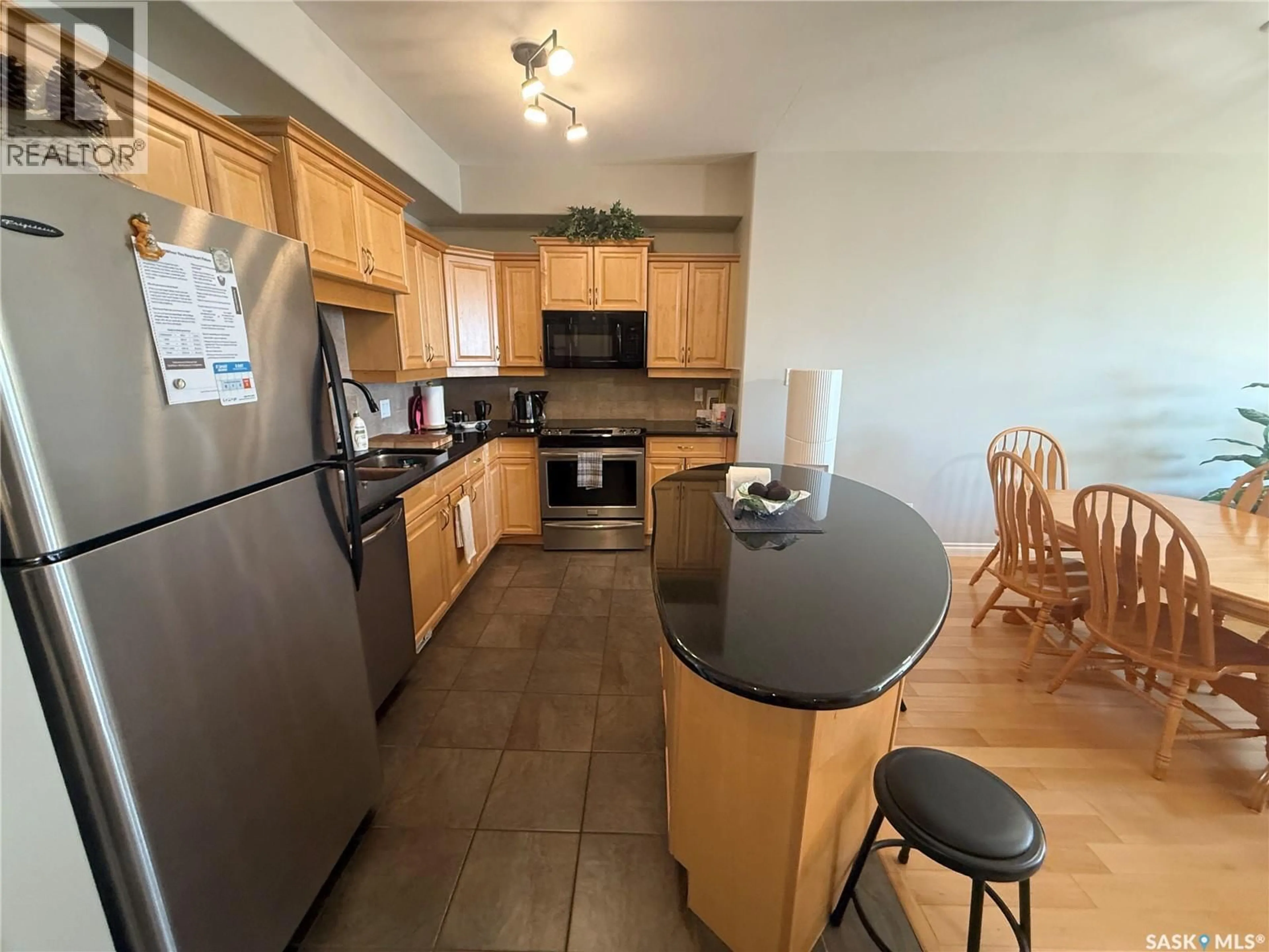 Standard kitchen, unknown for 615 - 307 SASKATCHEWAN CRESCENT, Saskatoon Saskatchewan S7M0A5