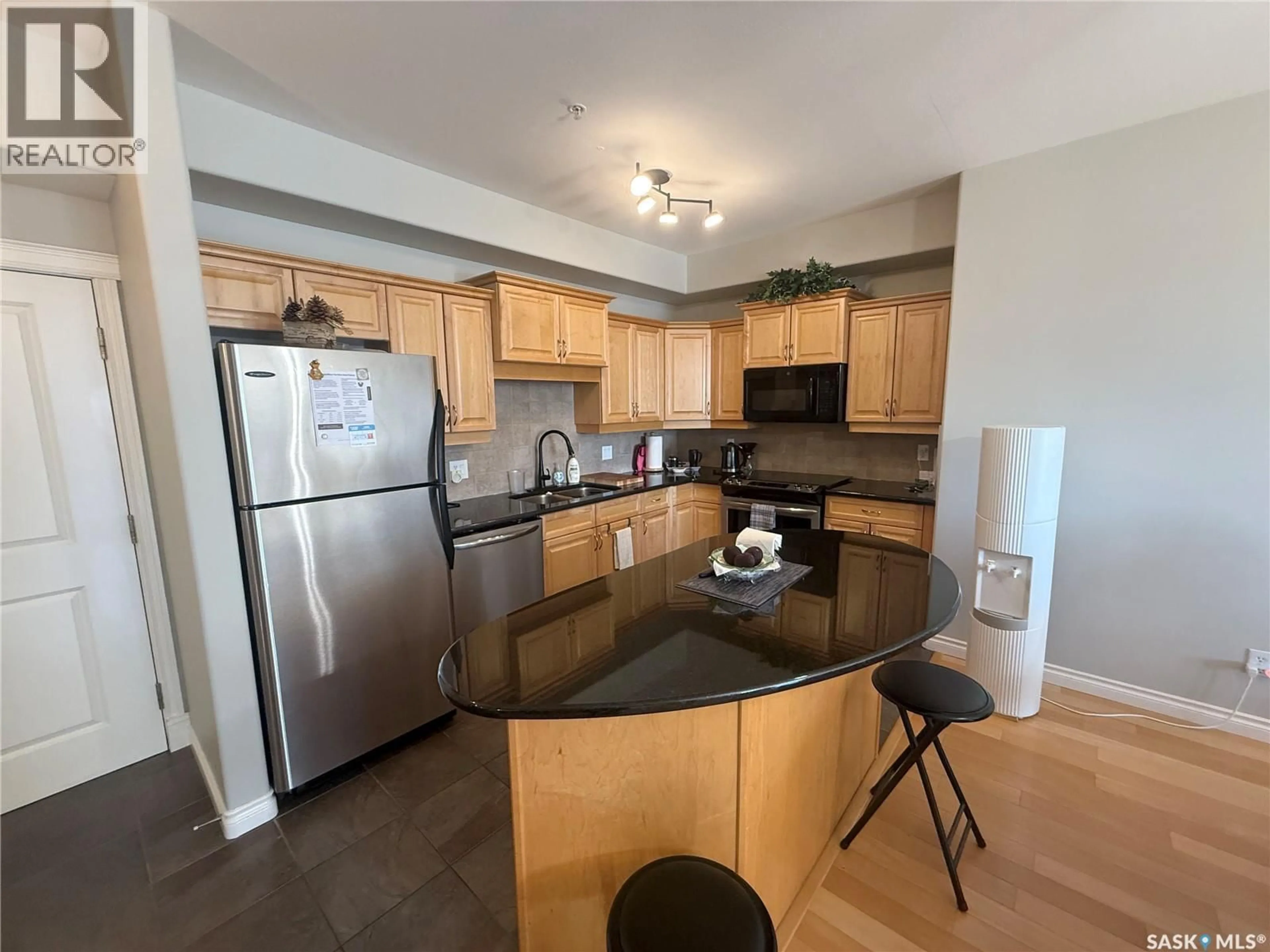 Open concept kitchen, unknown for 615 - 307 SASKATCHEWAN CRESCENT, Saskatoon Saskatchewan S7M0A5