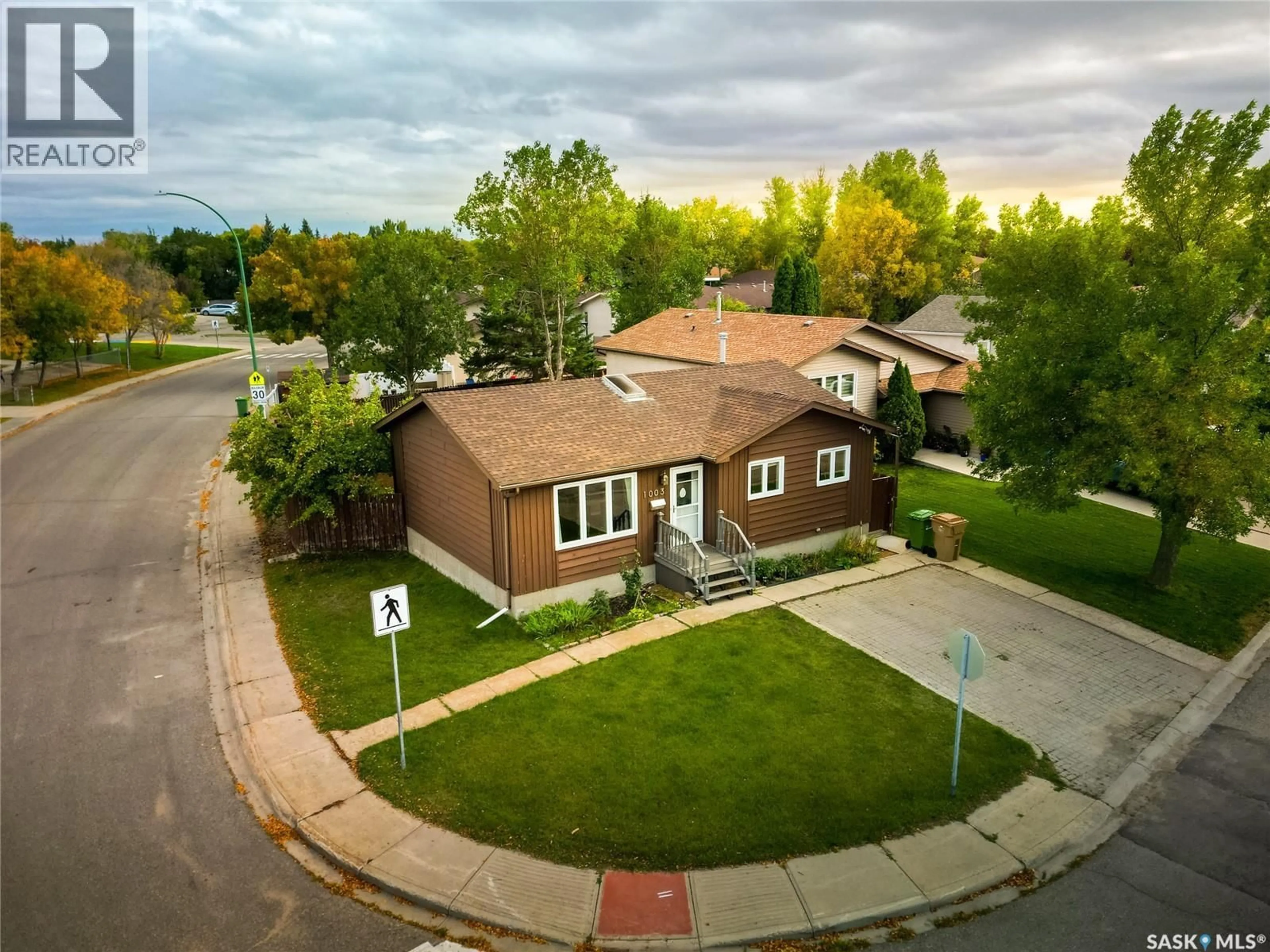 A pic from outside/outdoor area/front of a property/back of a property/a pic from drone, street for 1003 BAYDA CRESCENT, Regina Saskatchewan S4N6Y3