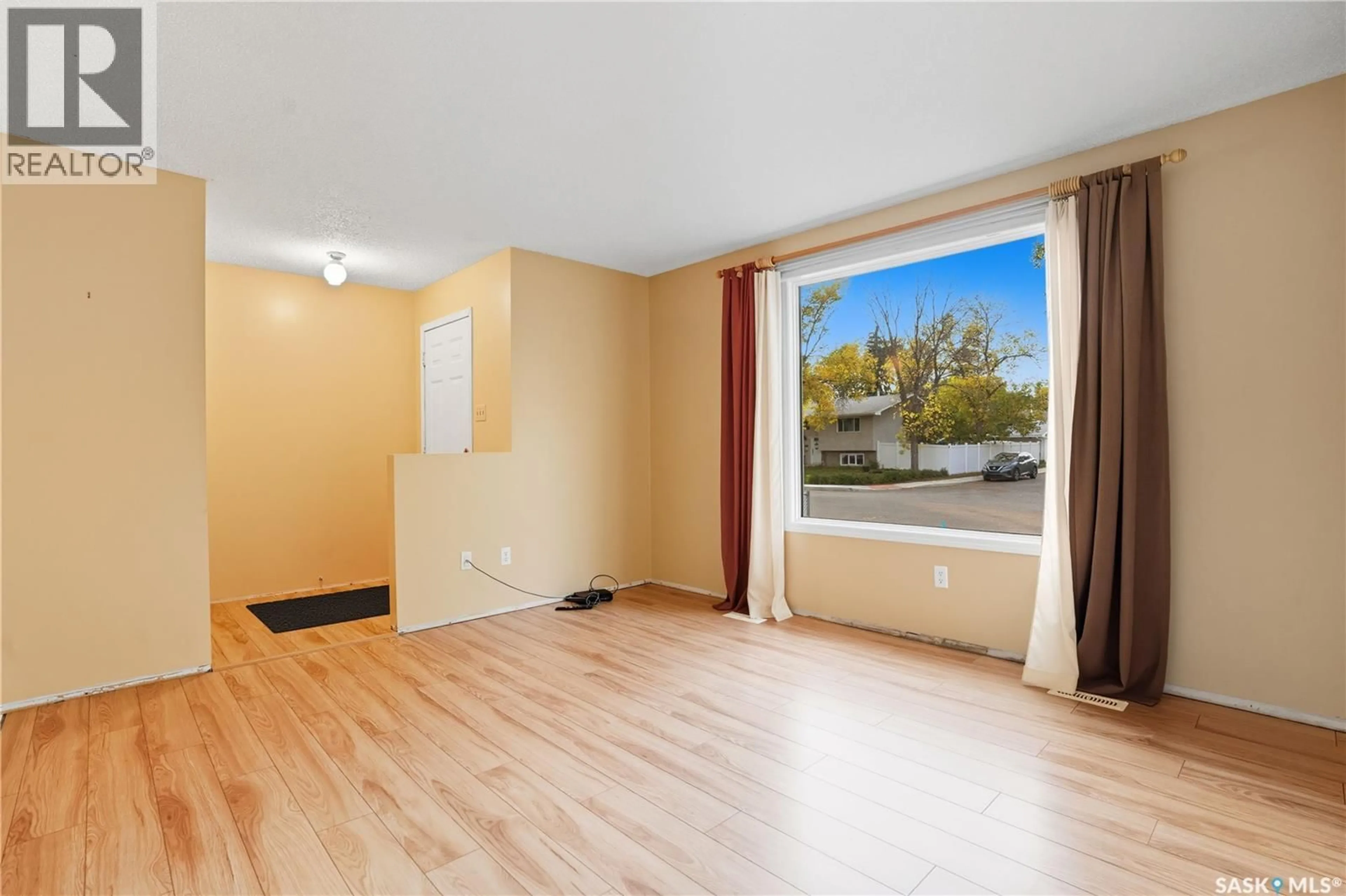 A pic of a room for 254 MAGEE CRESCENT, Regina Saskatchewan S4R6K9
