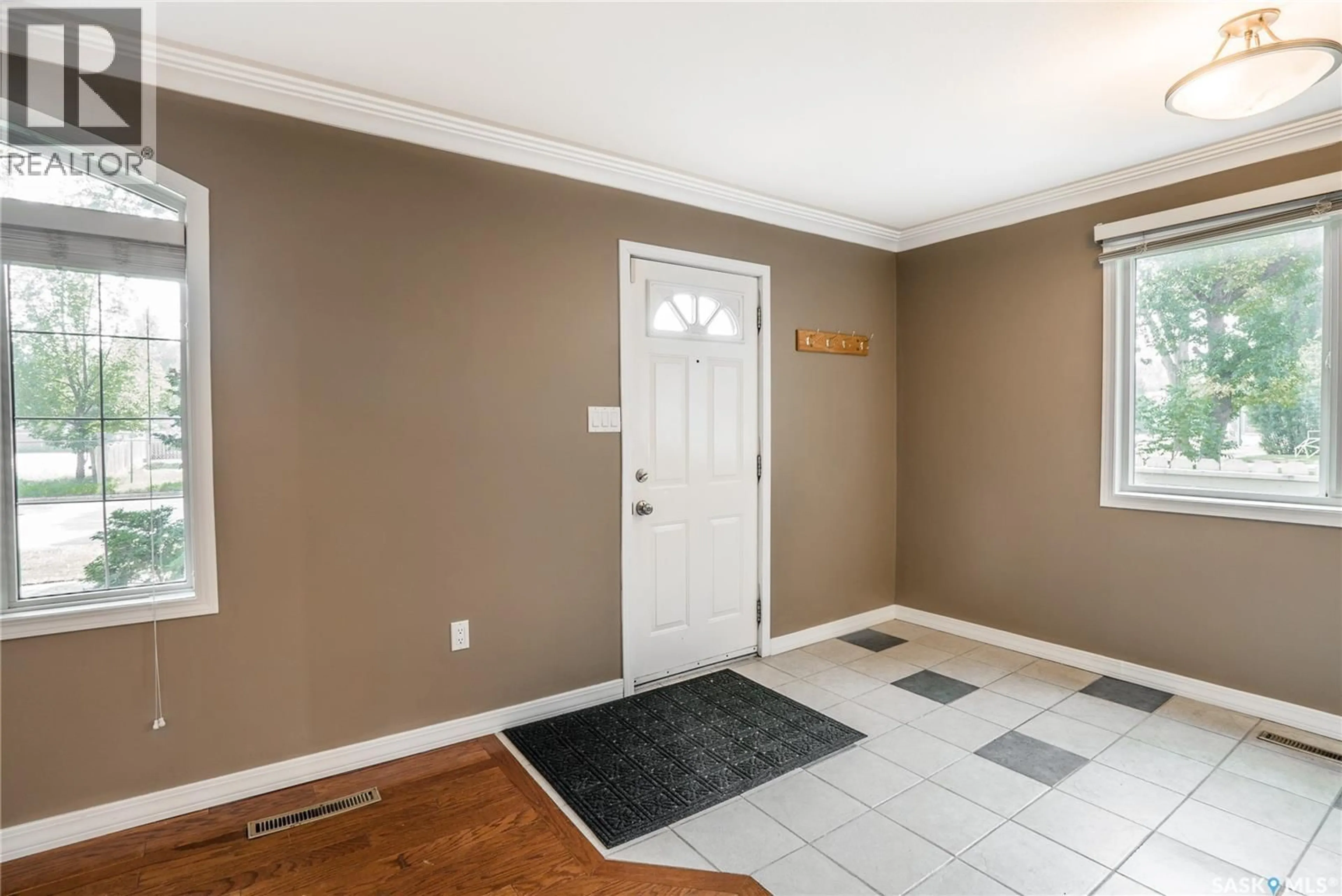 Indoor entryway for 217 WILLOW STREET, Saskatoon Saskatchewan S7J0C3