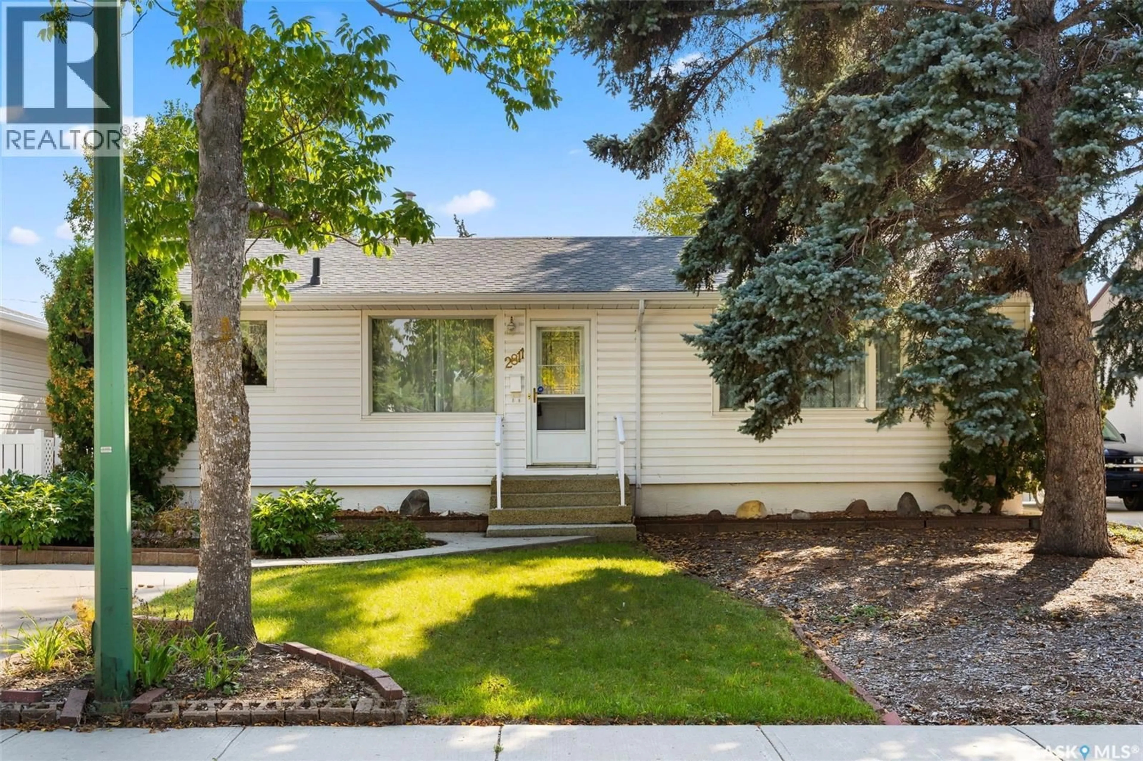 Home with vinyl exterior material, street for 2811 SINTON AVENUE, Regina Saskatchewan S4S1K4